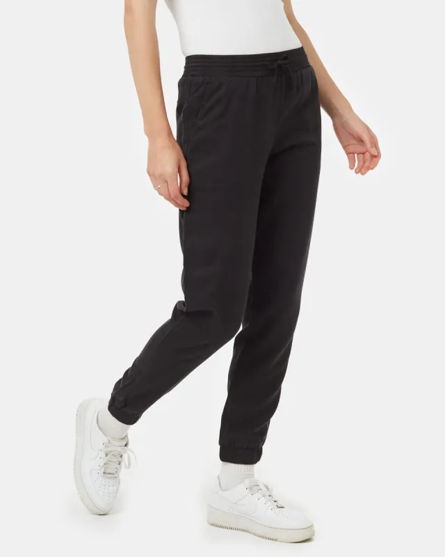 Brookside Jogger sold by tentree