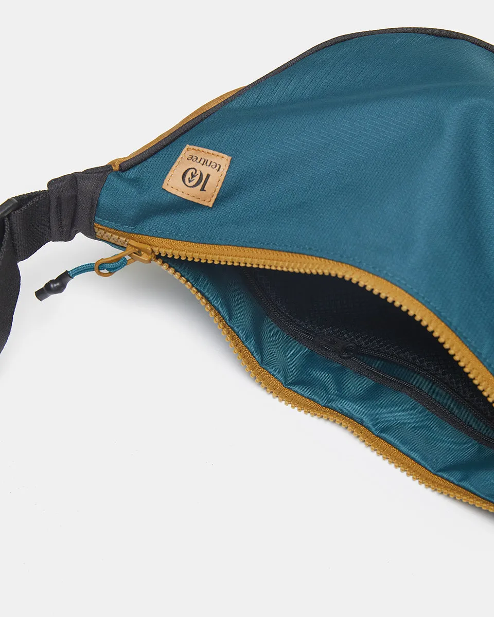 Beatty Moon Bag sold by tentree product image thumbnail 2