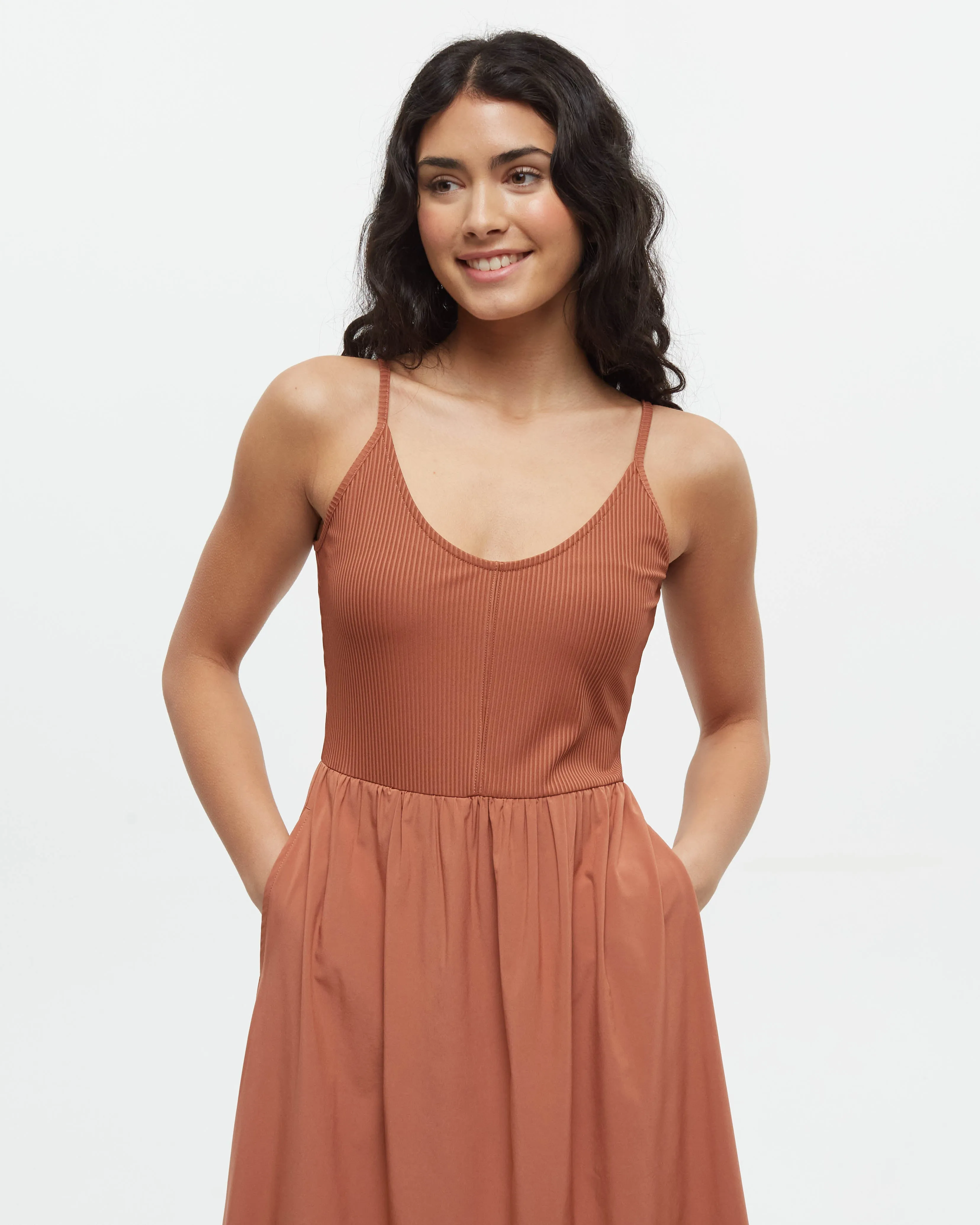 Juneau Dress sold by tentree product image thumbnail 2