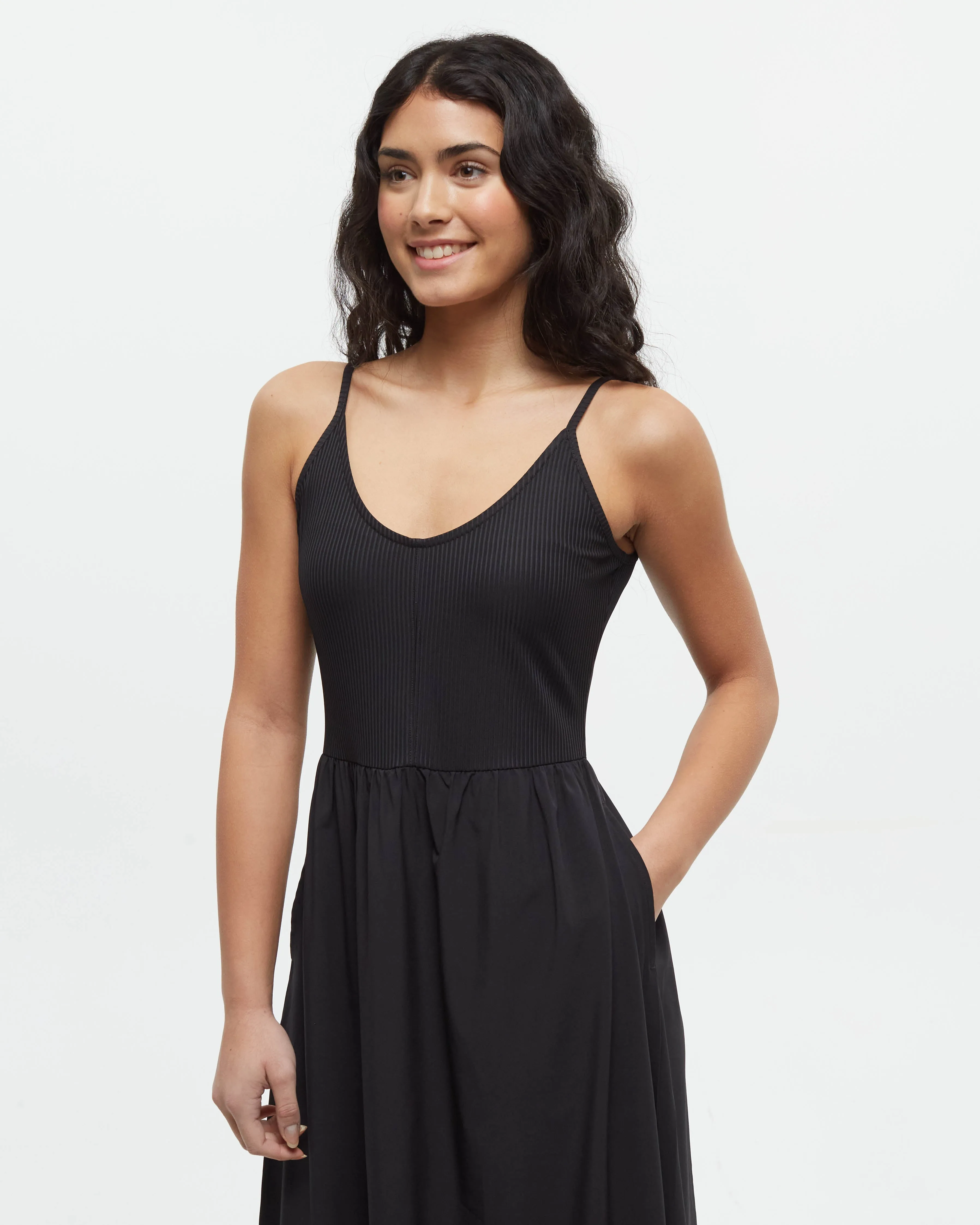 Juneau Dress sold by tentree product image thumbnail 3