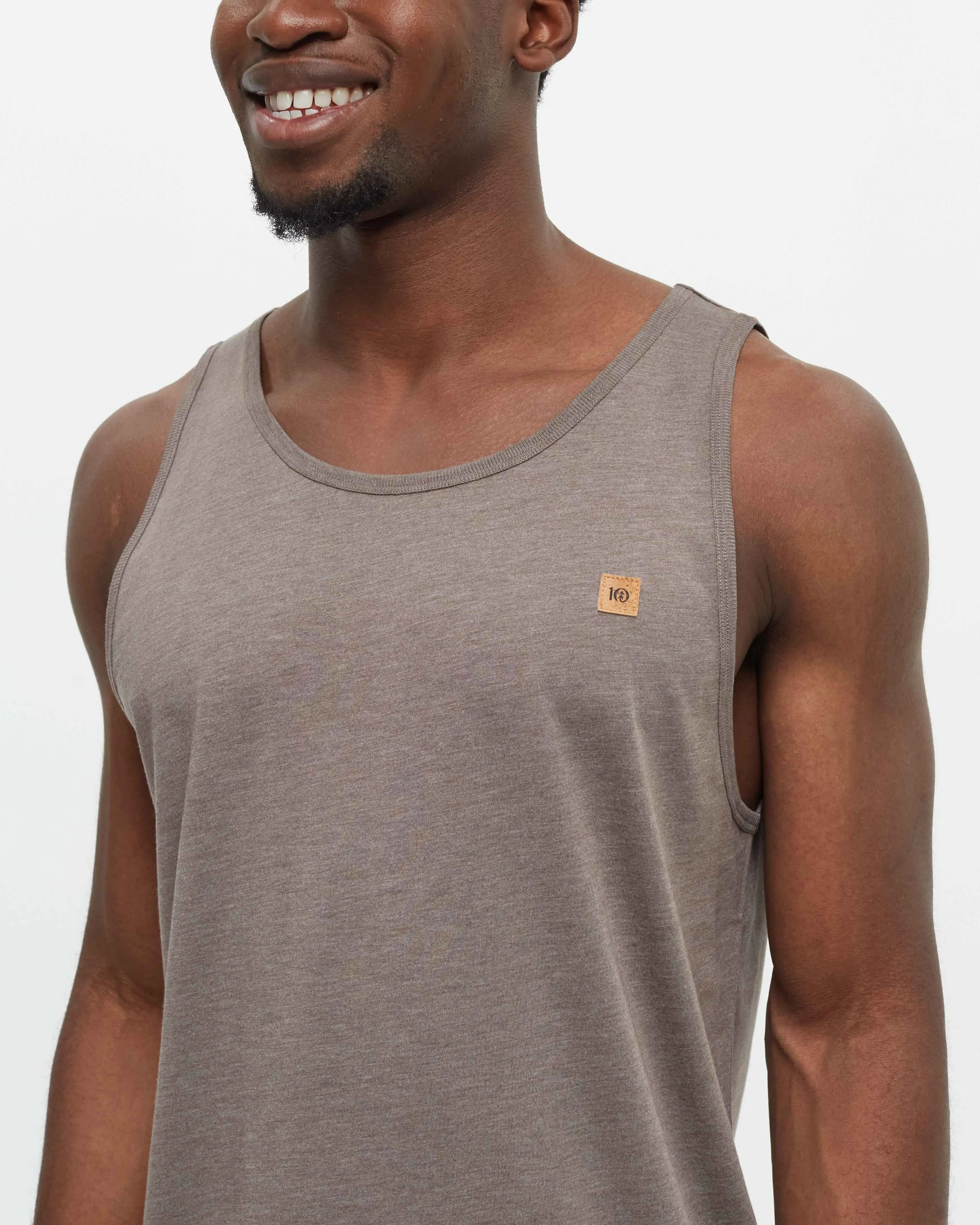 Pender Tank sold by tentree product image thumbnail 4