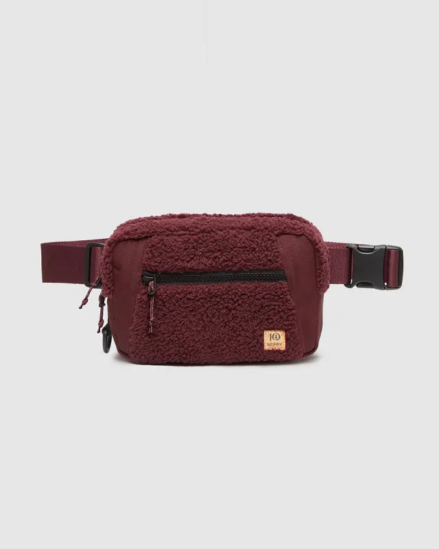 Valdes Hip Pack sold by tentree