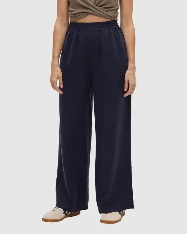 Kaslo Pant sold by tentree