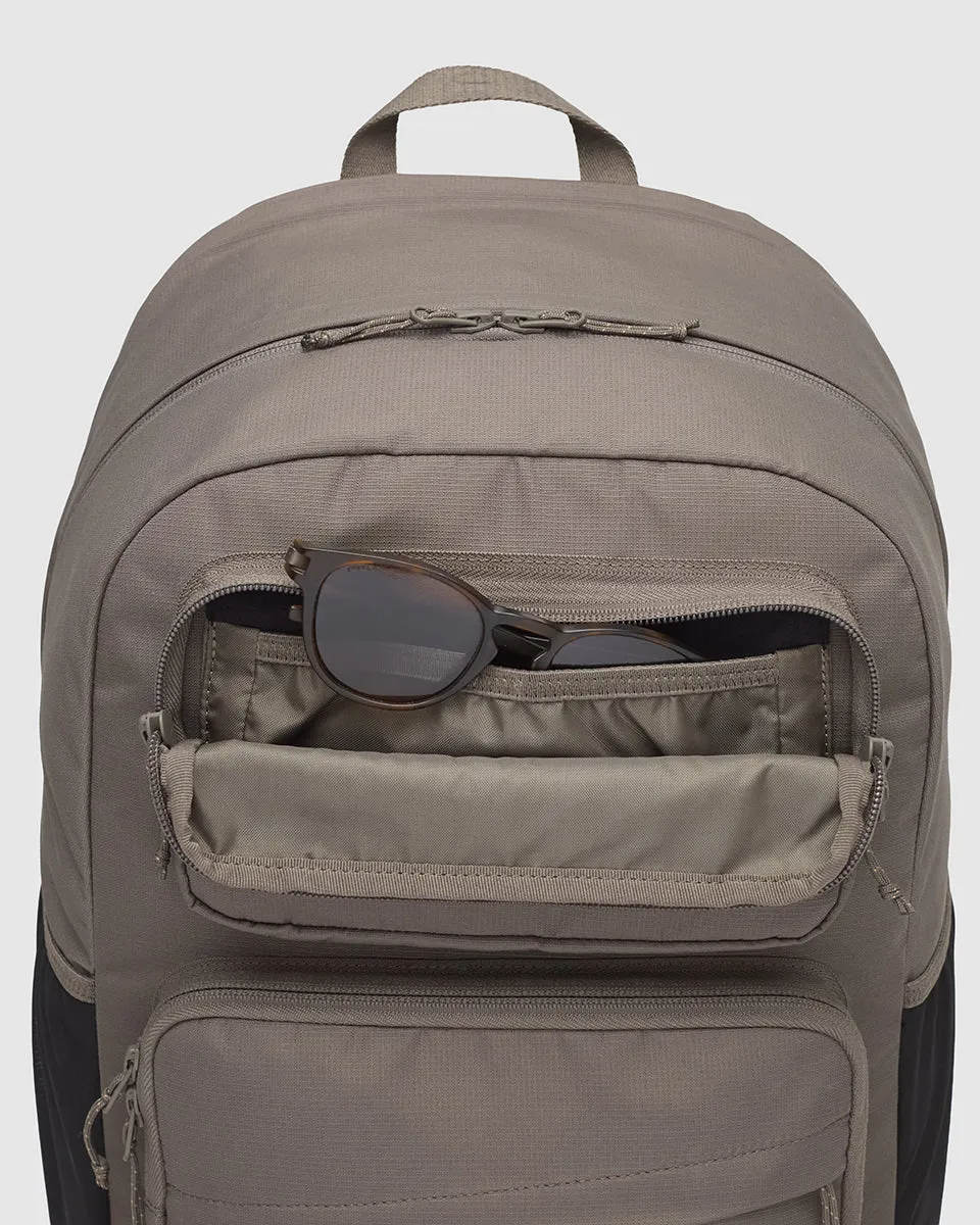 Bayview 25L Backpack sold by tentree product image thumbnail 3