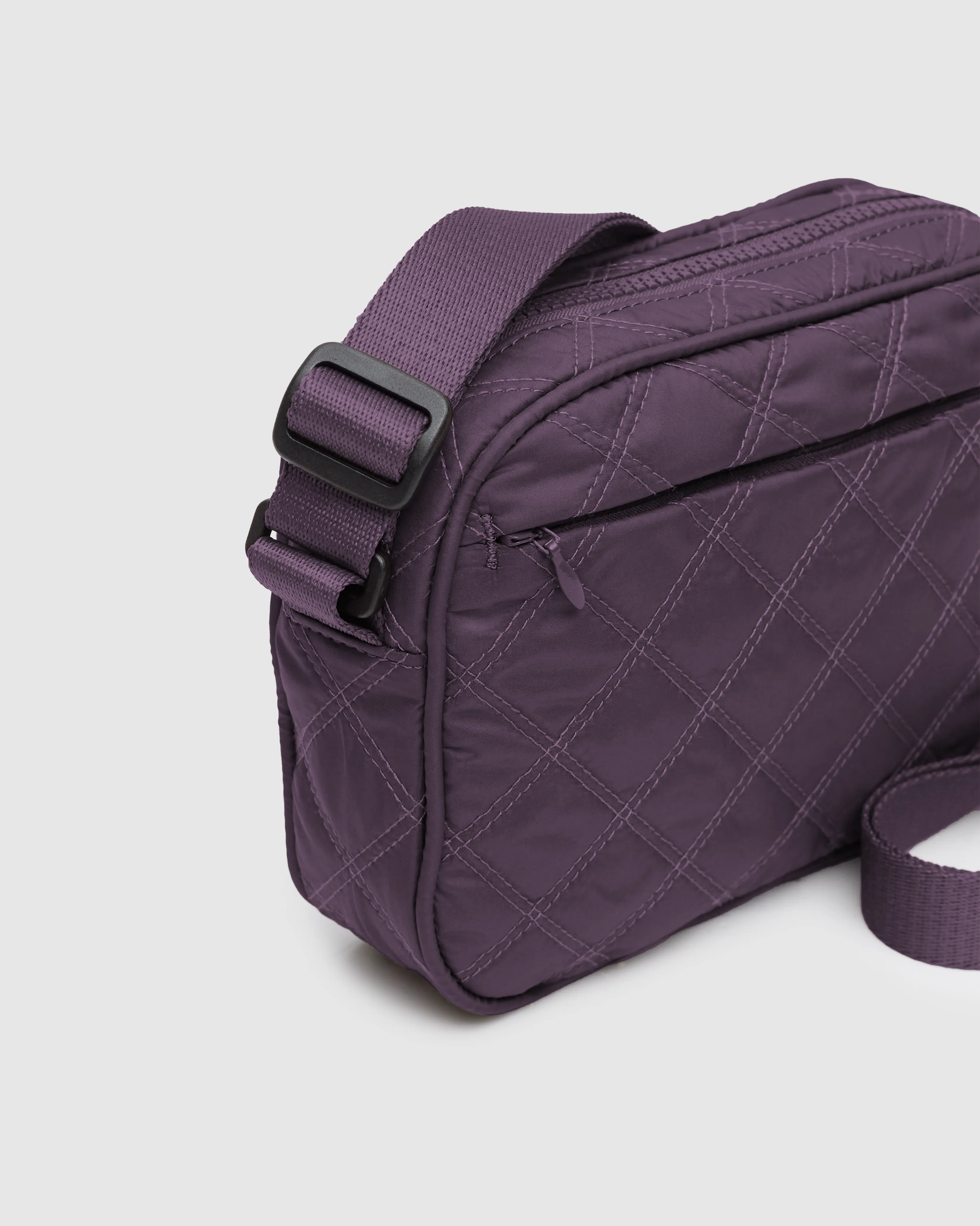 Mackenzie Quilted Bag sold by tentree product image thumbnail 4