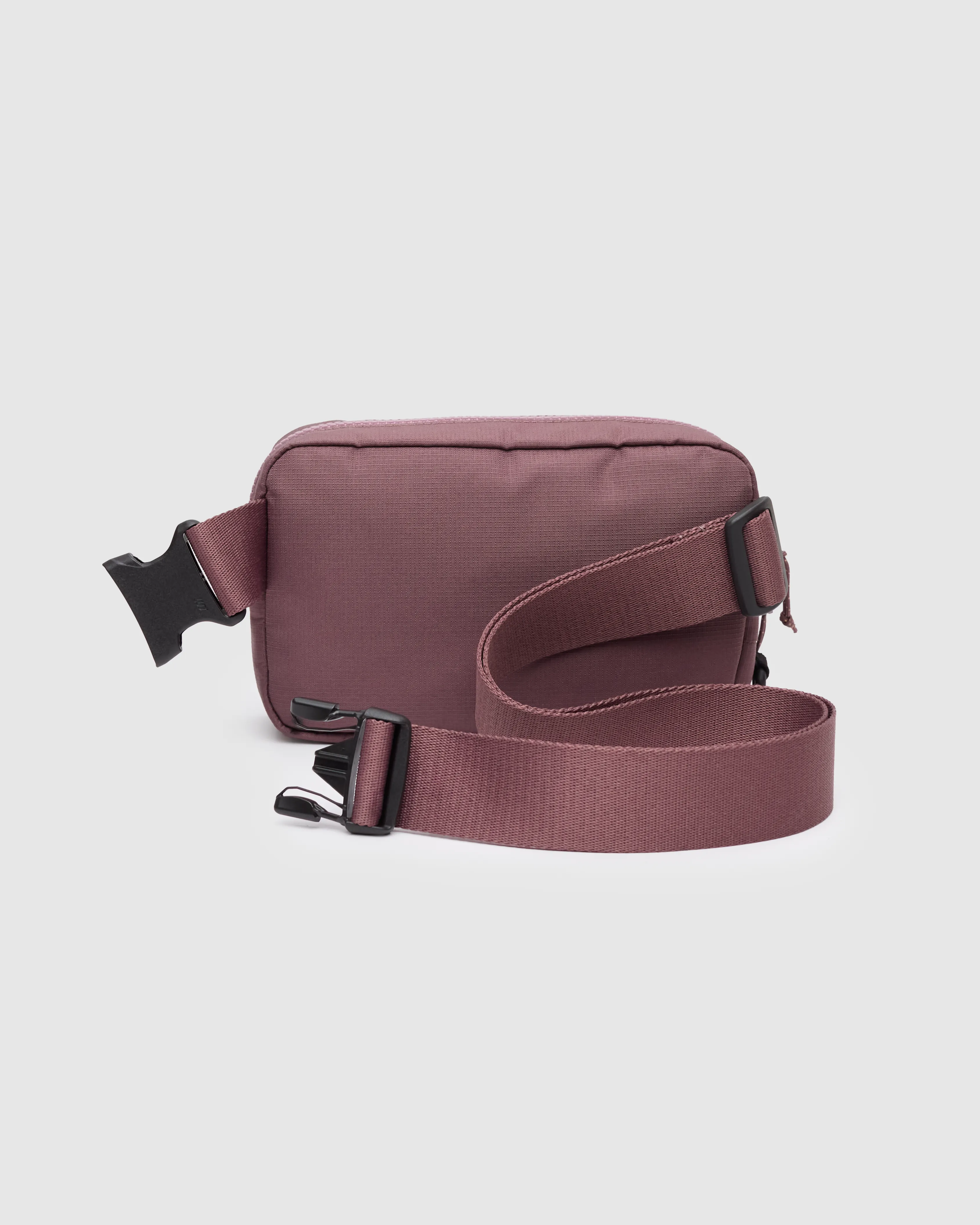 Valdes Hip Pack sold by tentree product image thumbnail 3