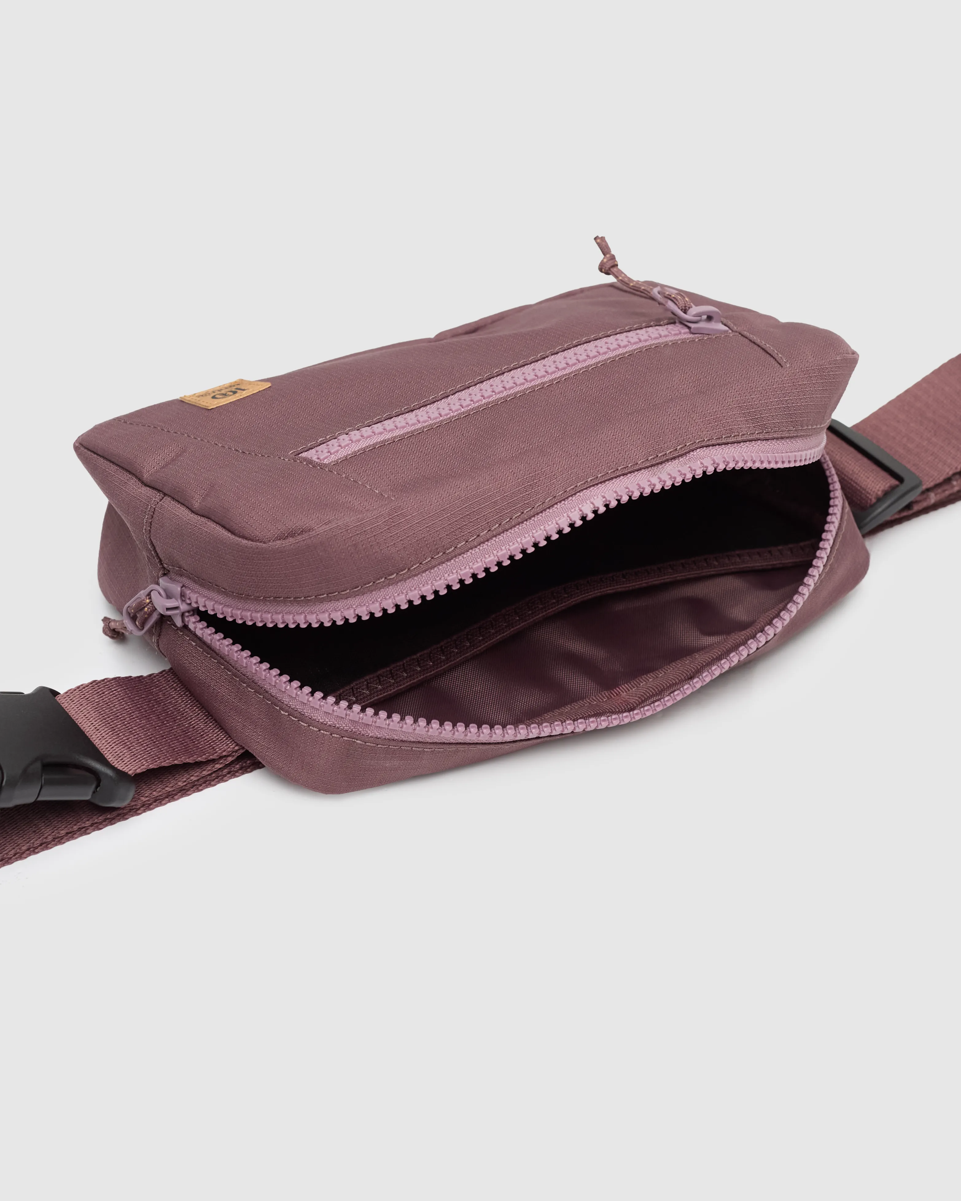 Valdes Hip Pack sold by tentree product image thumbnail 4