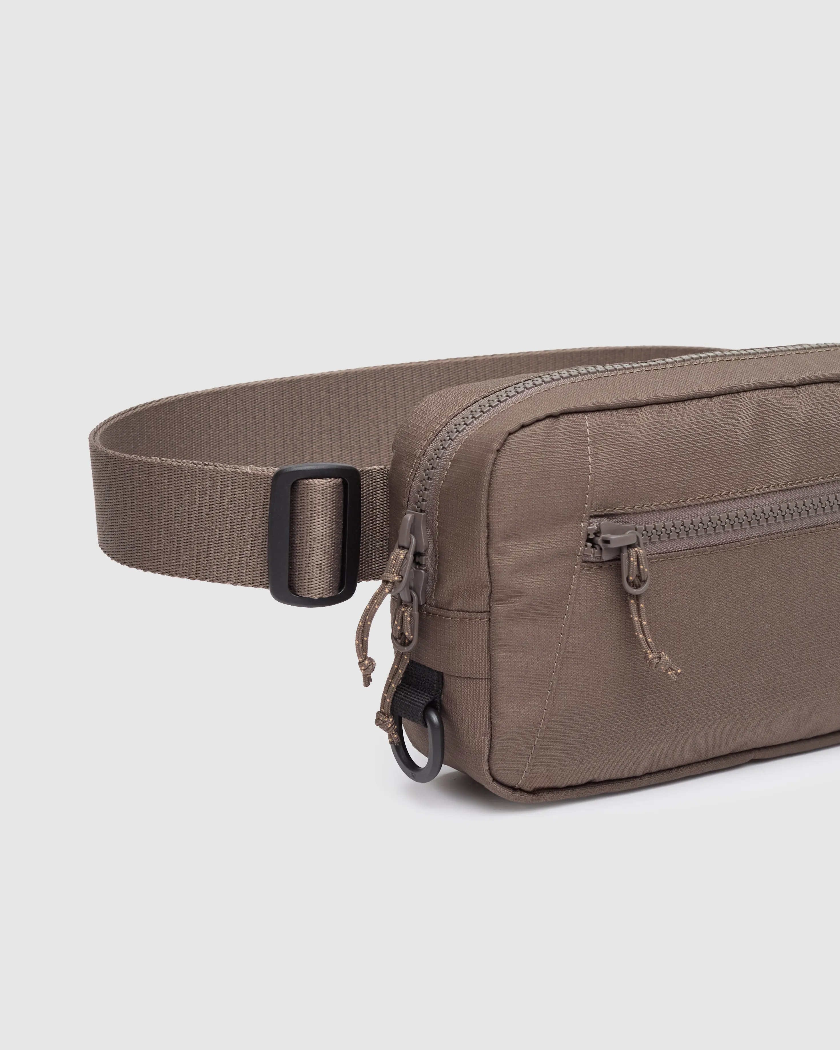 Valdes Hip Pack sold by tentree product image thumbnail 5