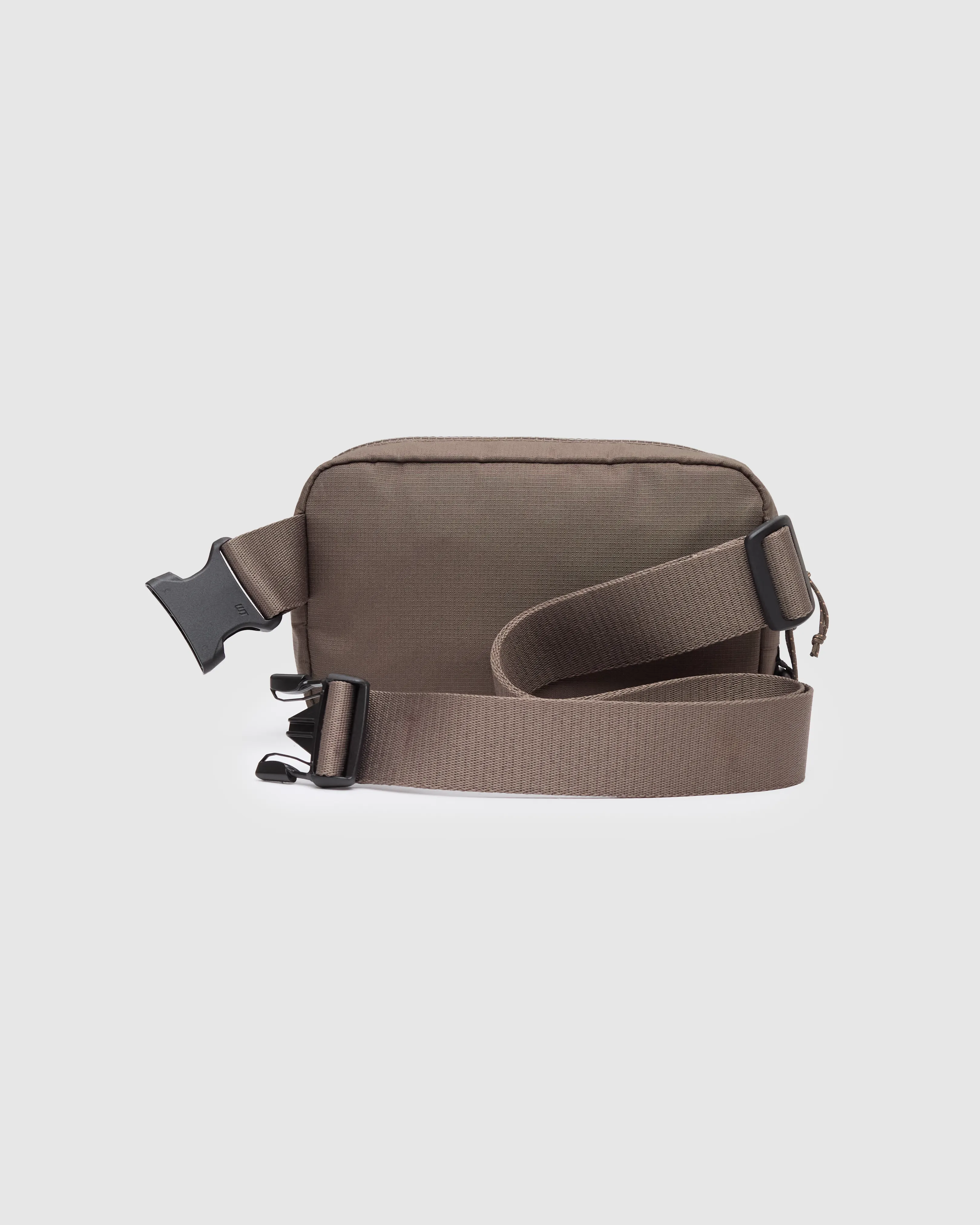 Valdes Hip Pack sold by tentree product image thumbnail 3