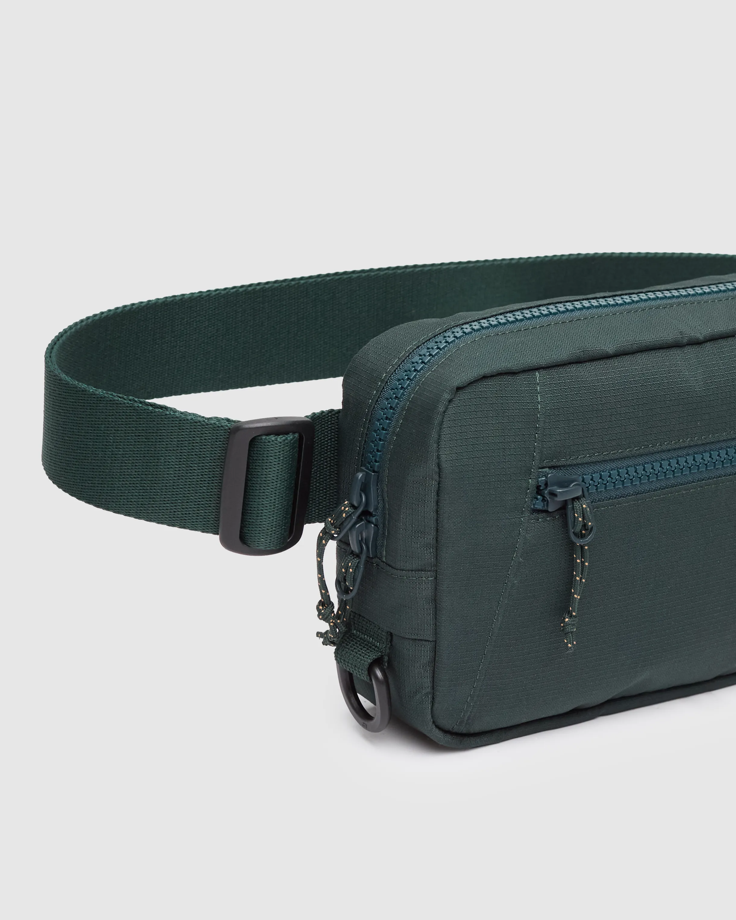 Valdes Hip Pack sold by tentree product image thumbnail 4