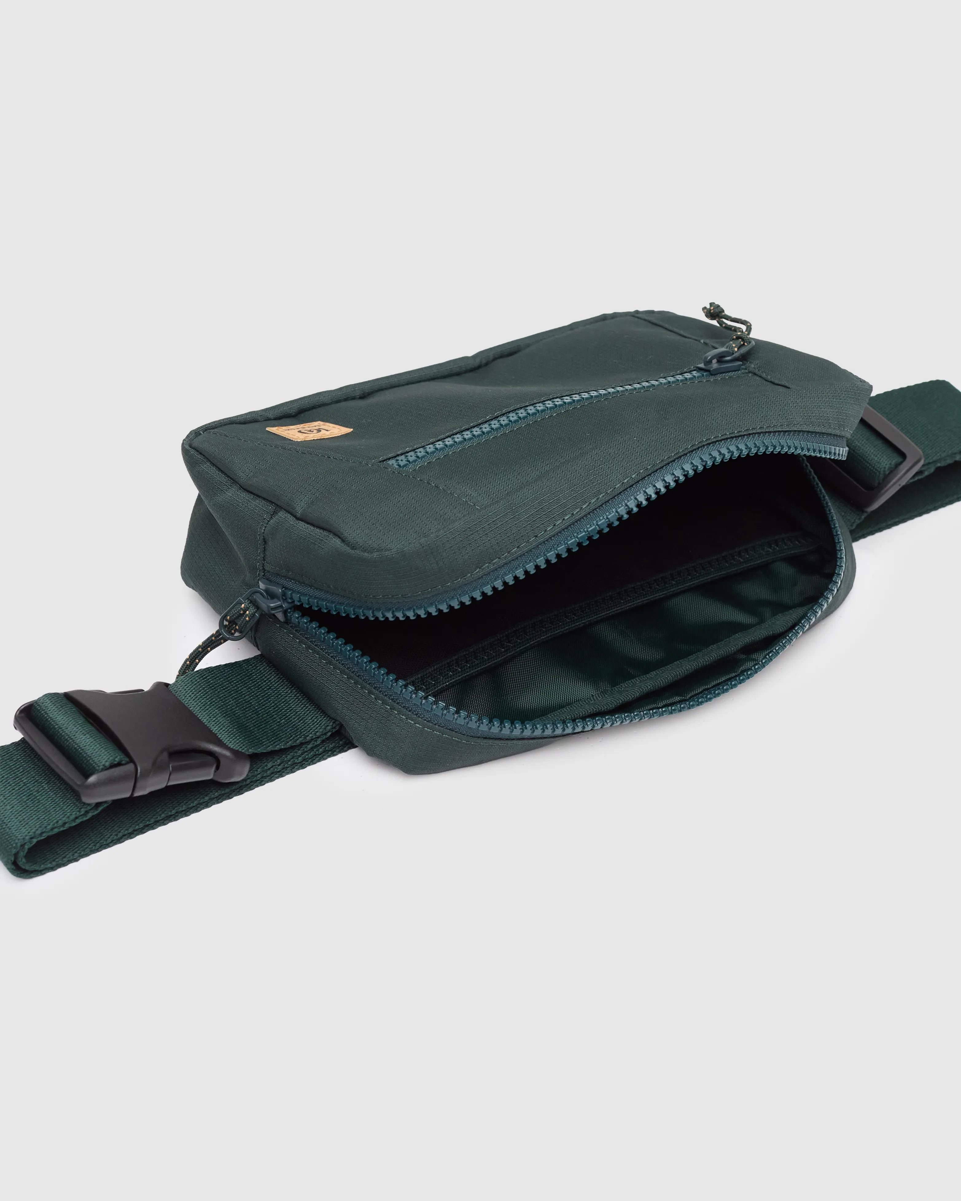 Valdes Hip Pack sold by tentree product image thumbnail 5