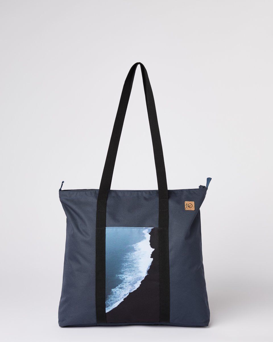 Mobius Daily Tote sold by tentree