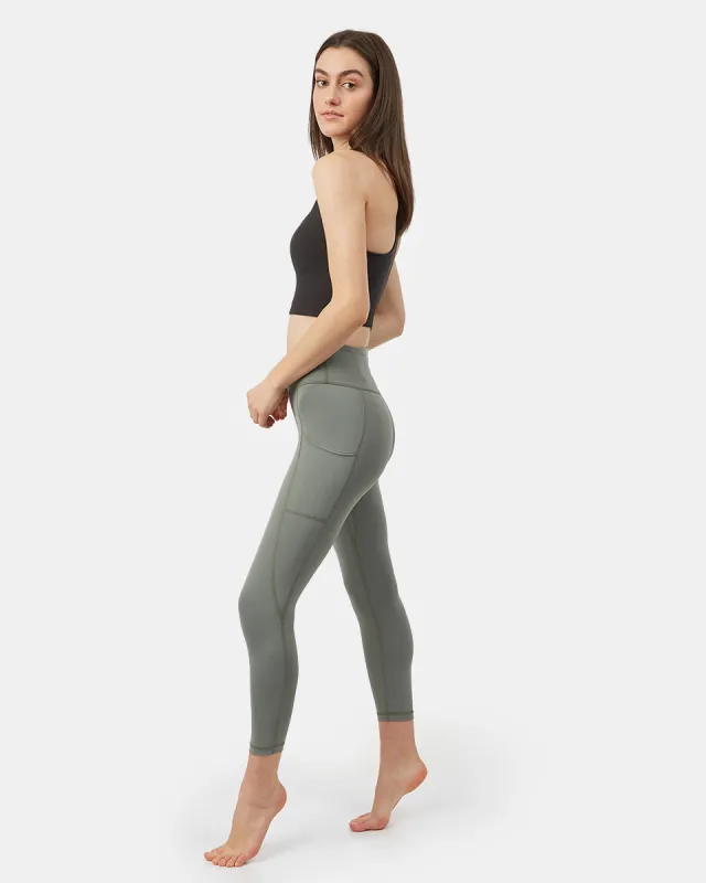 inMotion 7/8 Pocket Legging sold by tentree