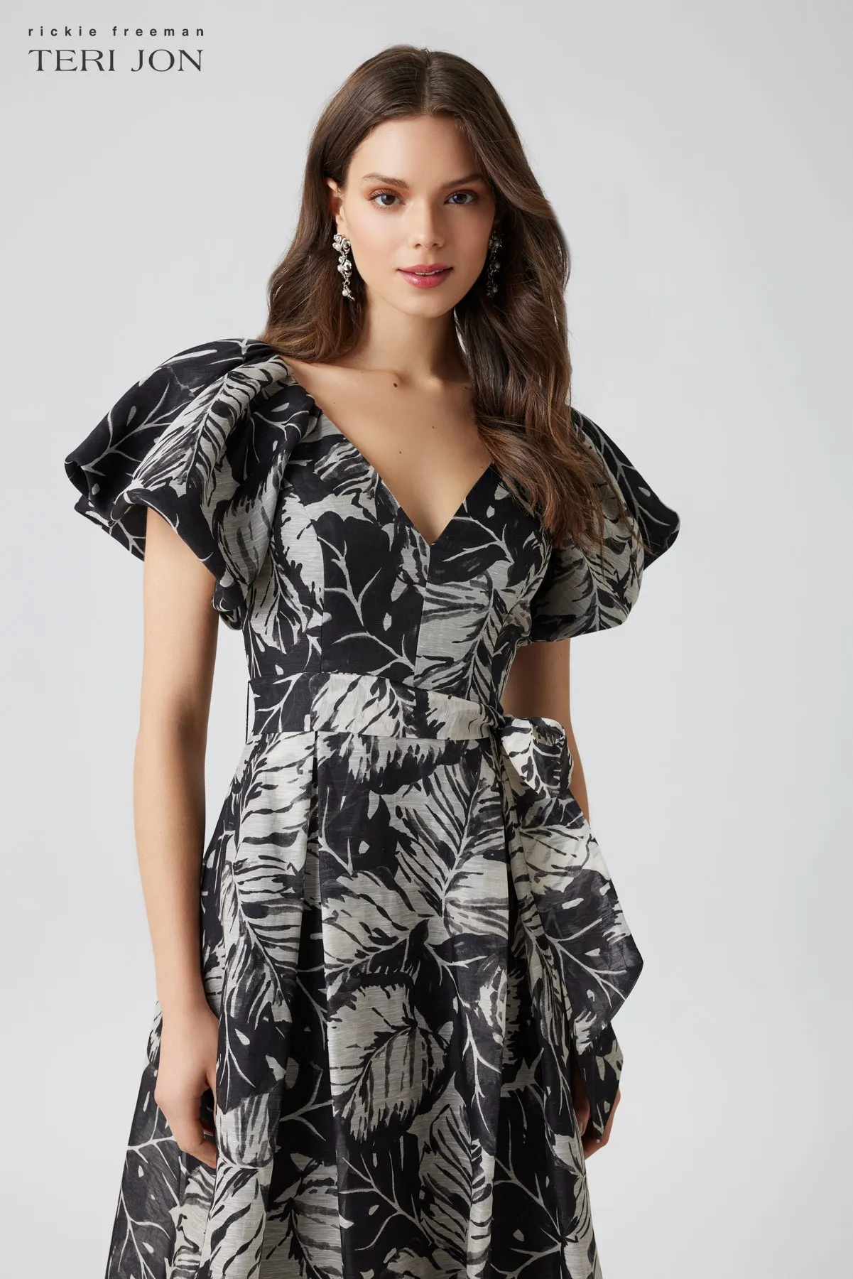 Linen V Neck Puff Sleeve Dress sold by Teri Jon product image thumbnail 3