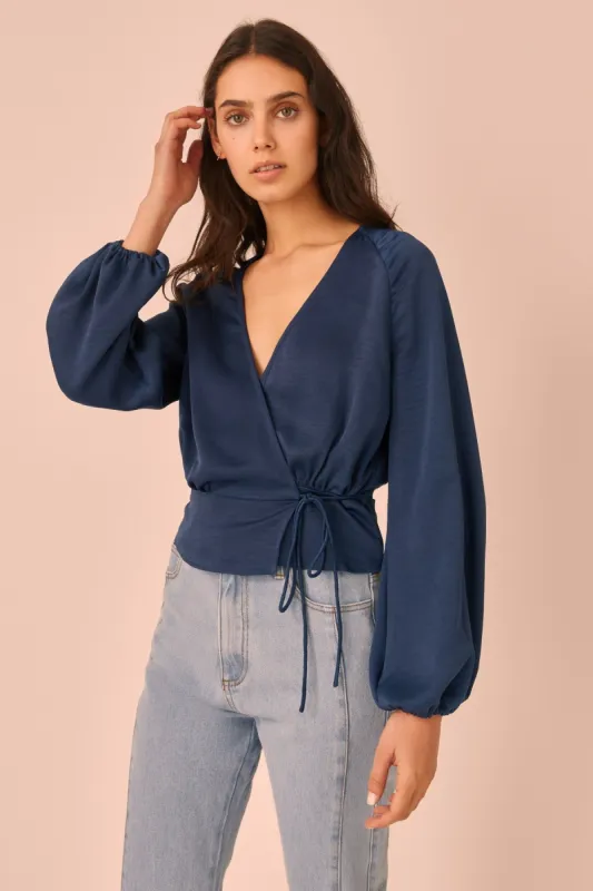 FIGURATION TOP saphire sold by The Fifth Label