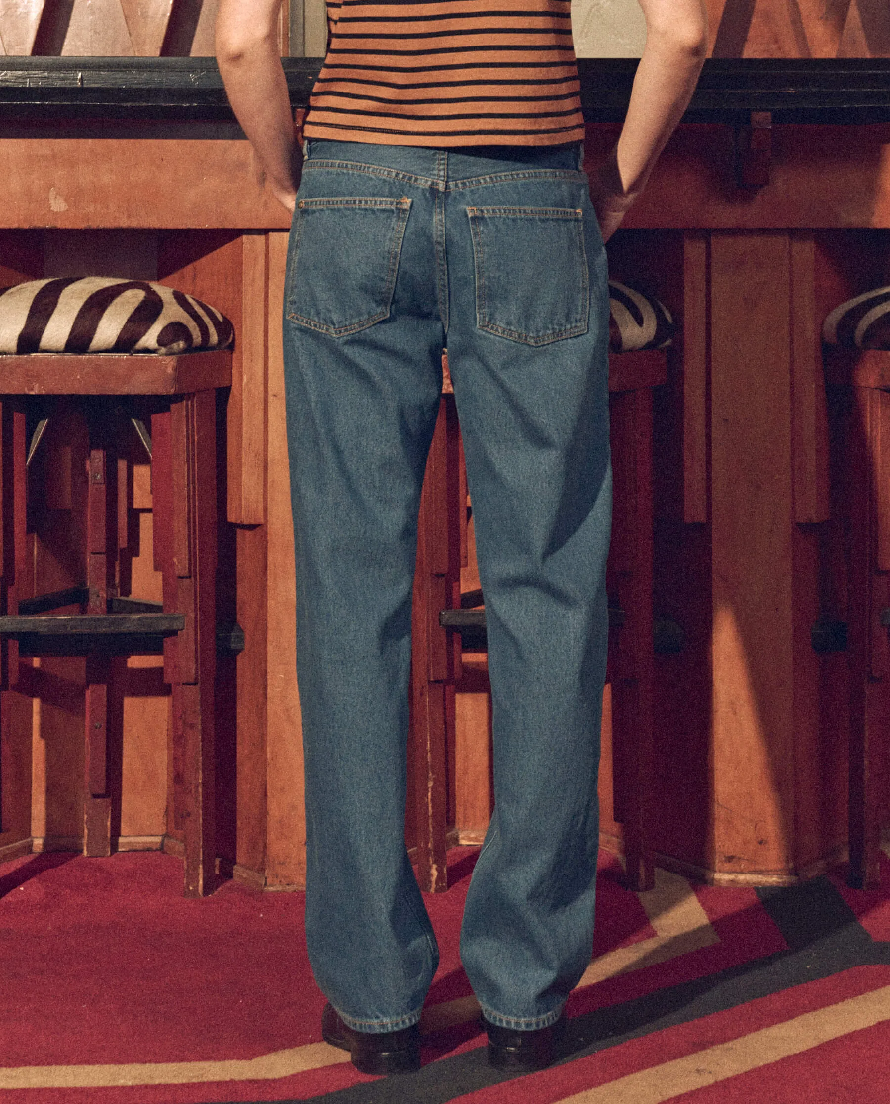 The Wayne Jean (30" Inseam). -- Electric Blue Wash sold by THE GREAT. product image thumbnail 4