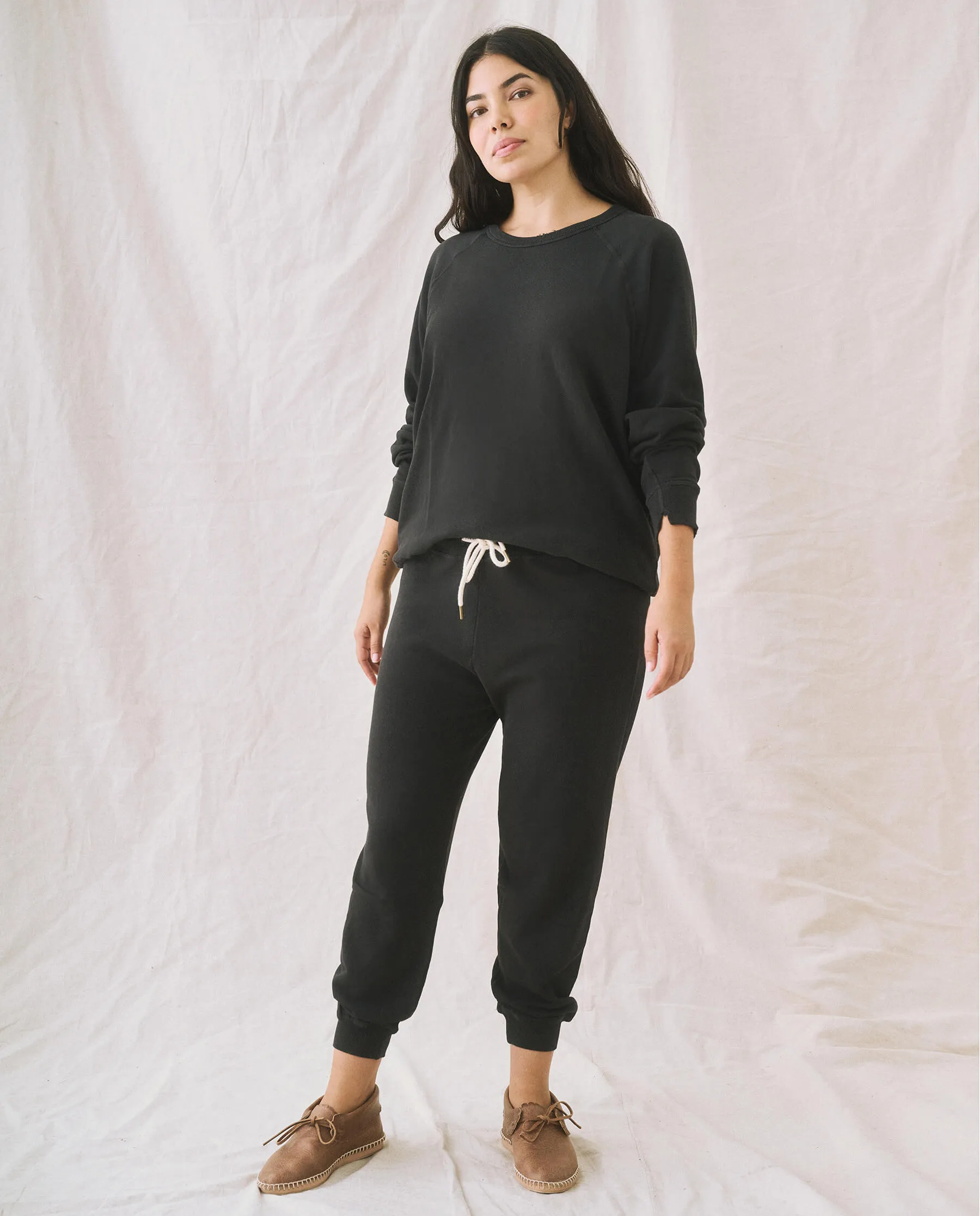 The Cropped Sweatpant. Solid -- Almost Black sold by THE GREAT. product image thumbnail 4