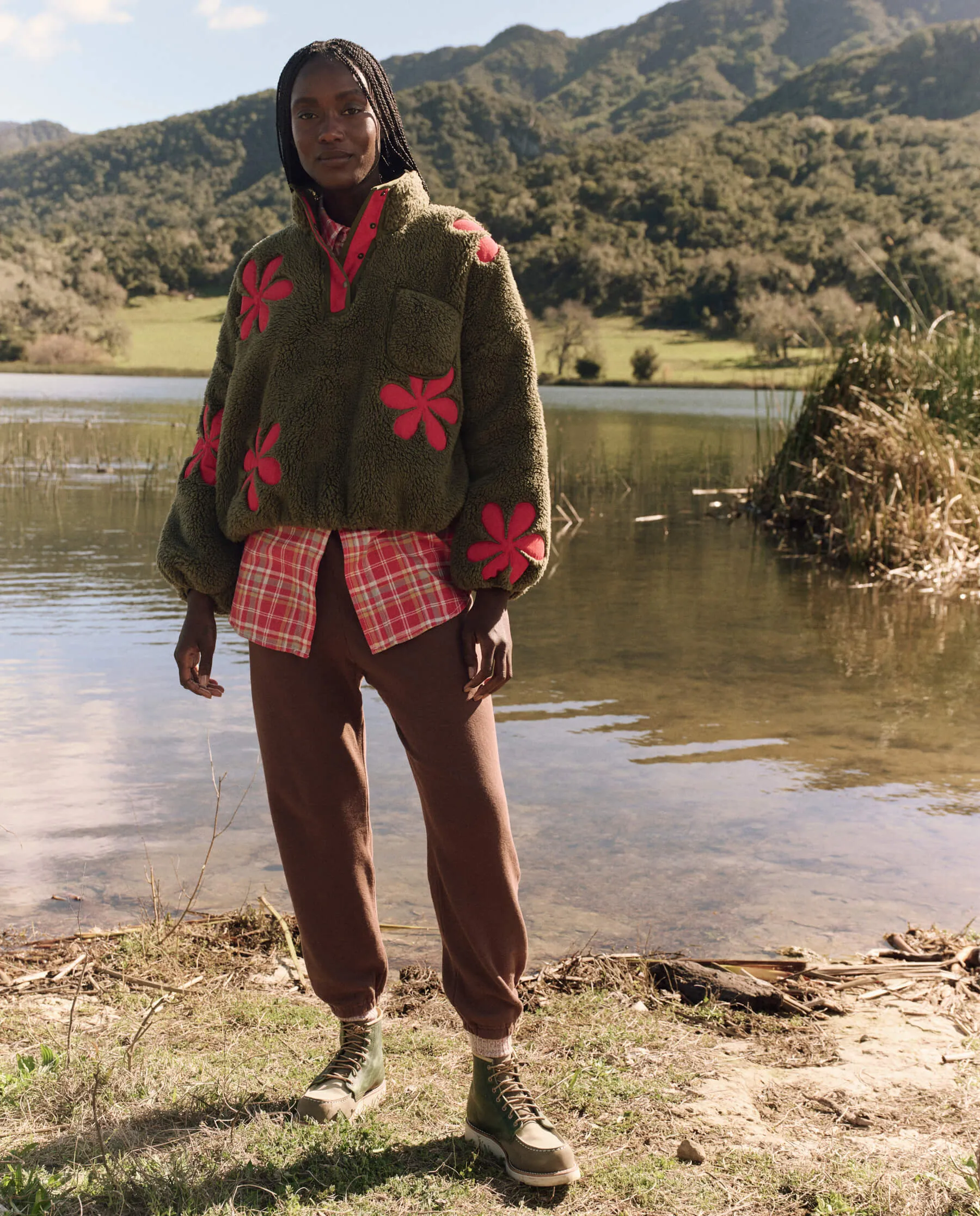 The Patch Pocket Countryside Pullover with Daisy Applique. -- Army with Hot Red sold by THE GREAT. product image thumbnail 4