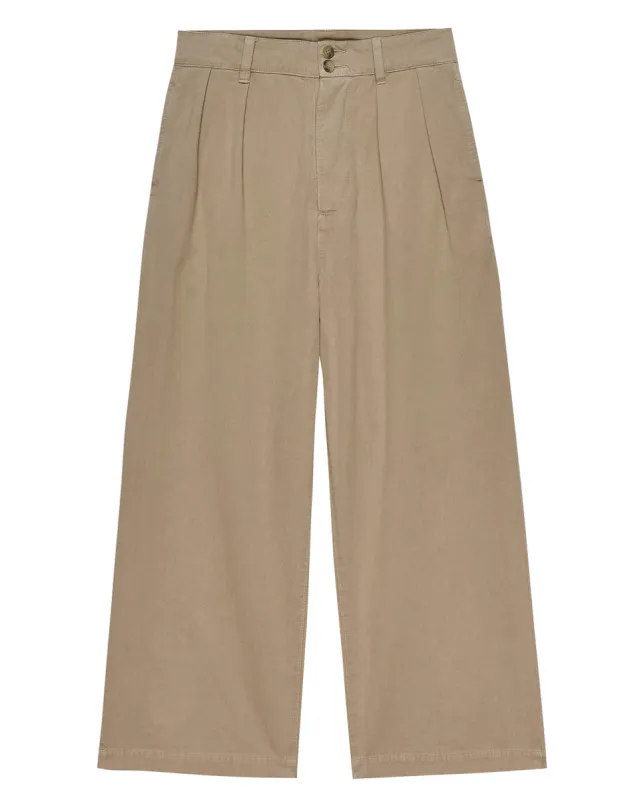 The Town Pant. -- Brush sold by THE GREAT.