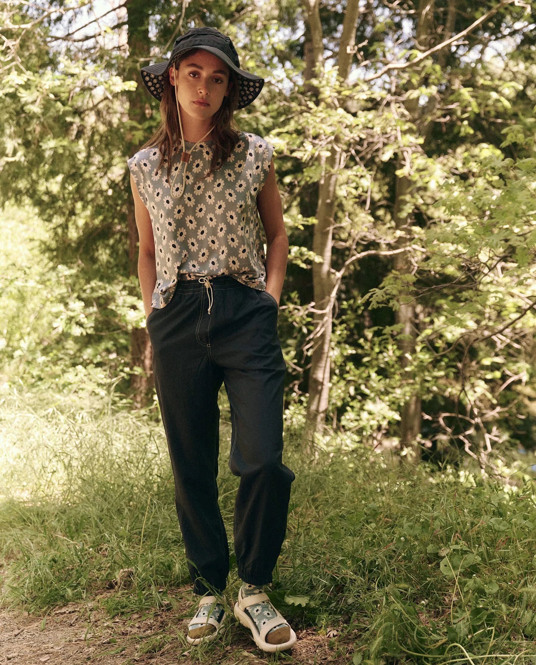 The Trailhead Pant. -- Navy sold by THE GREAT. product image thumbnail 4