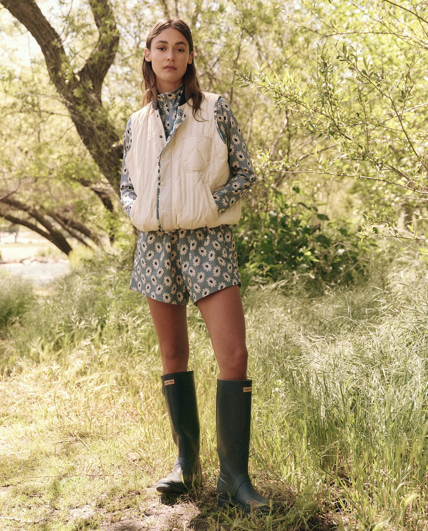 The Reversible Ultra Light Down Vest. -- Falling Daisy and Cream sold by THE GREAT. product image thumbnail 4