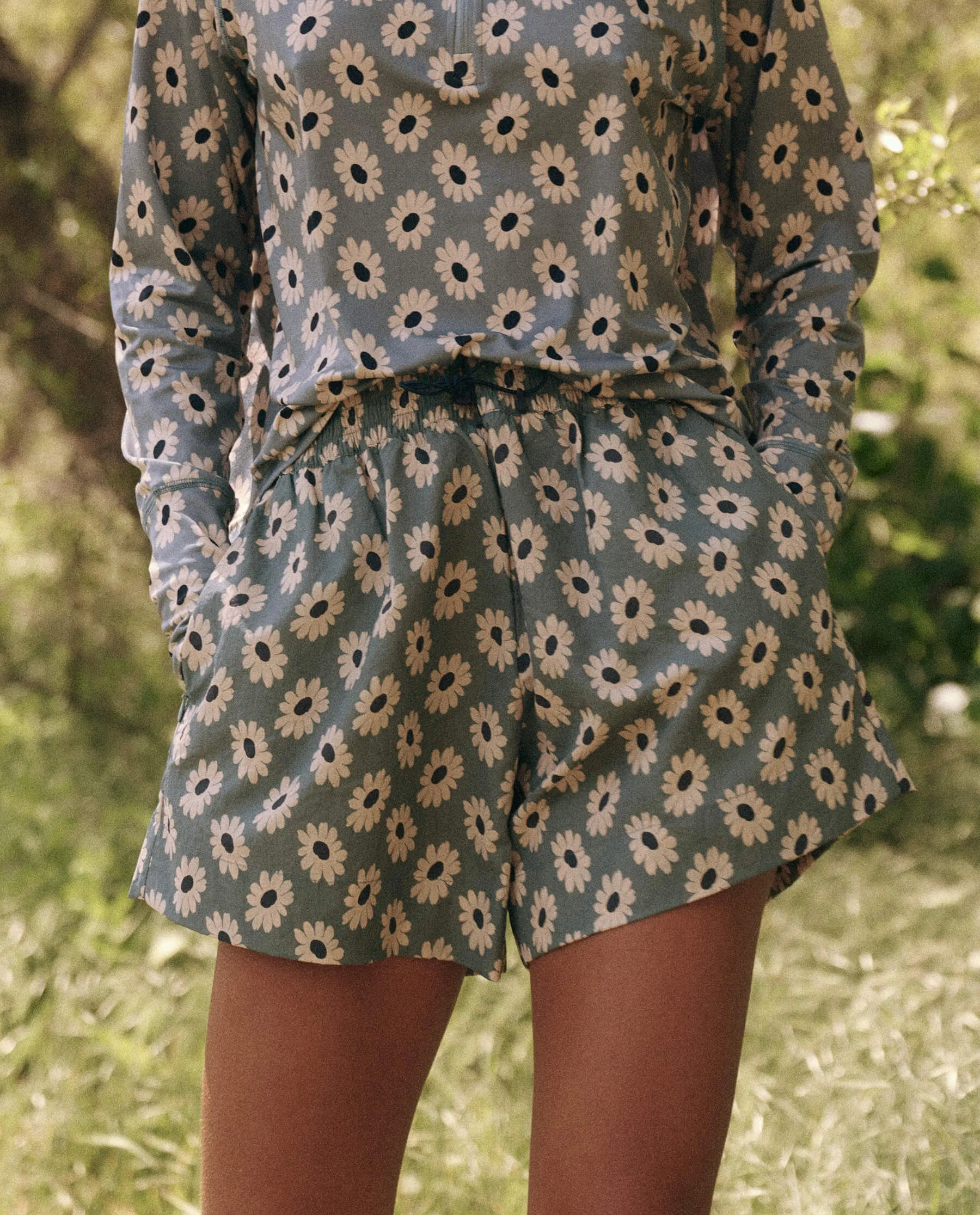 The Rover Short. -- Falling Daisy sold by THE GREAT.