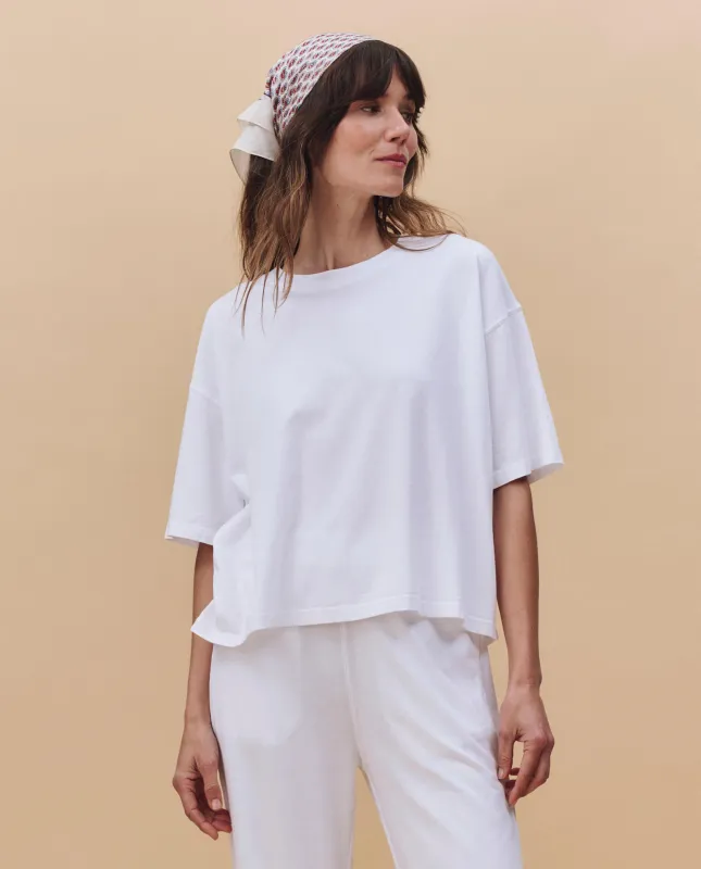 The Track Crew. -- True White sold by THE GREAT.