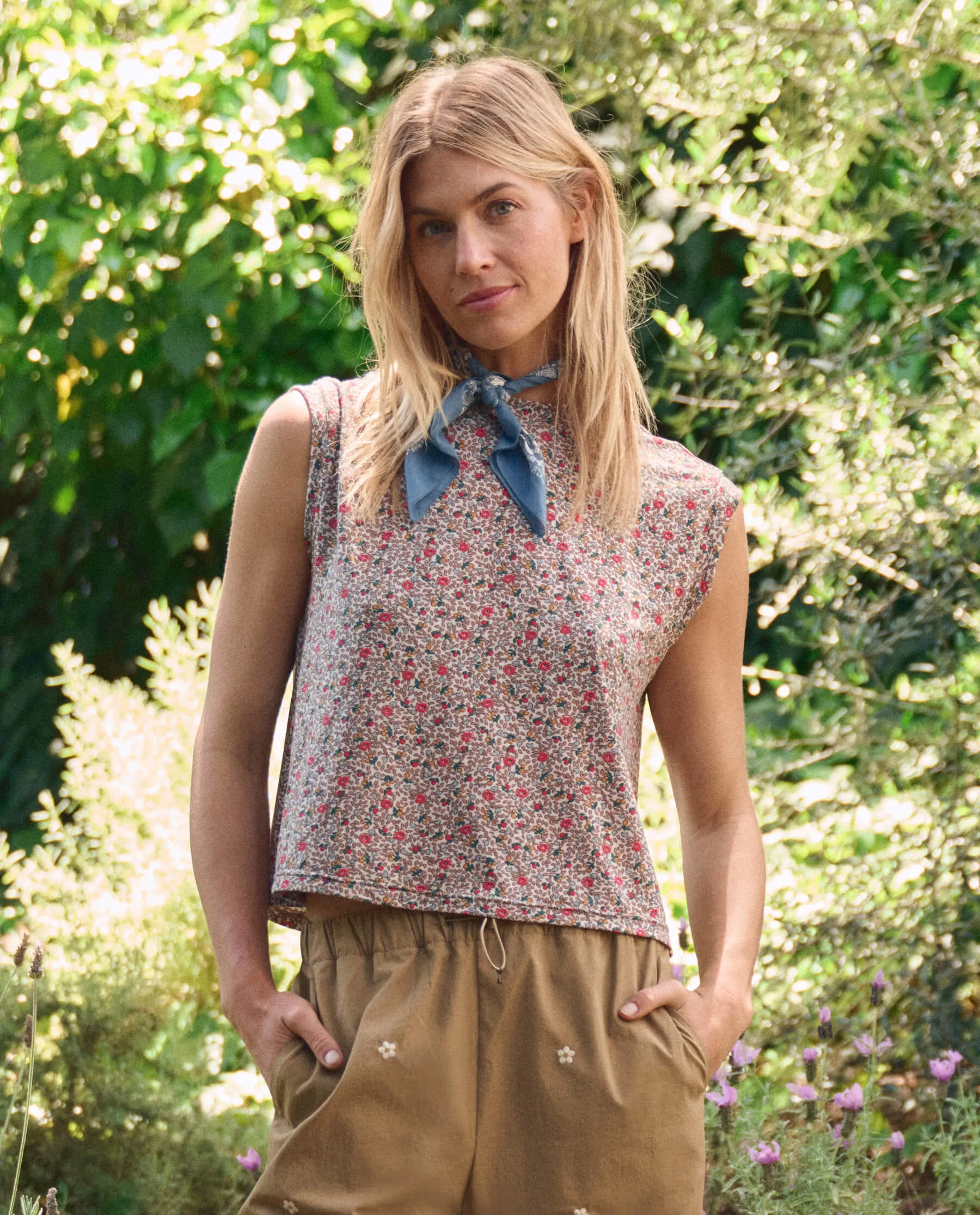 The Boxy Trail Tank. -- Sprouting Floral sold by THE GREAT.