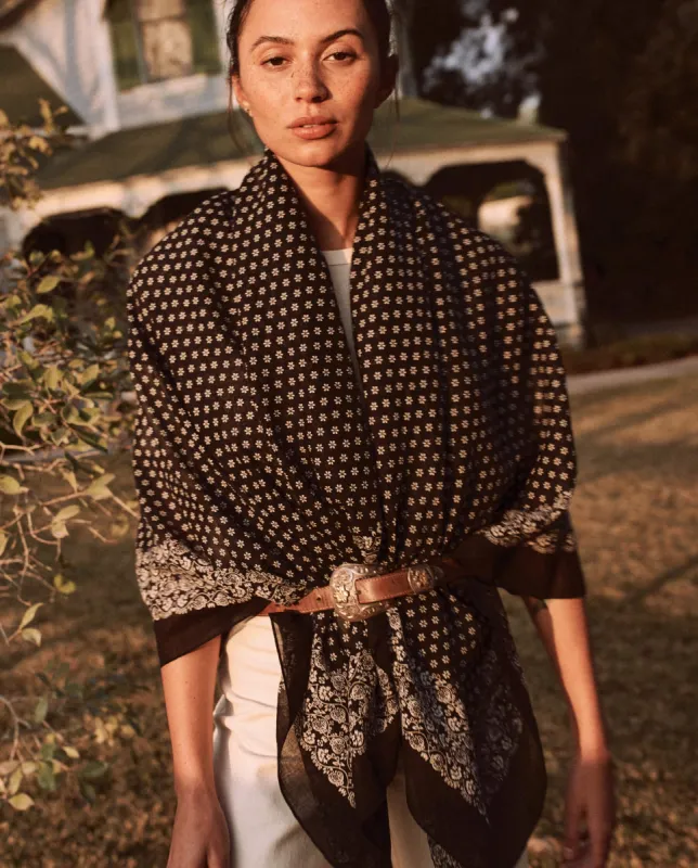 The Big Bandana. -- Almost Black sold by THE GREAT.