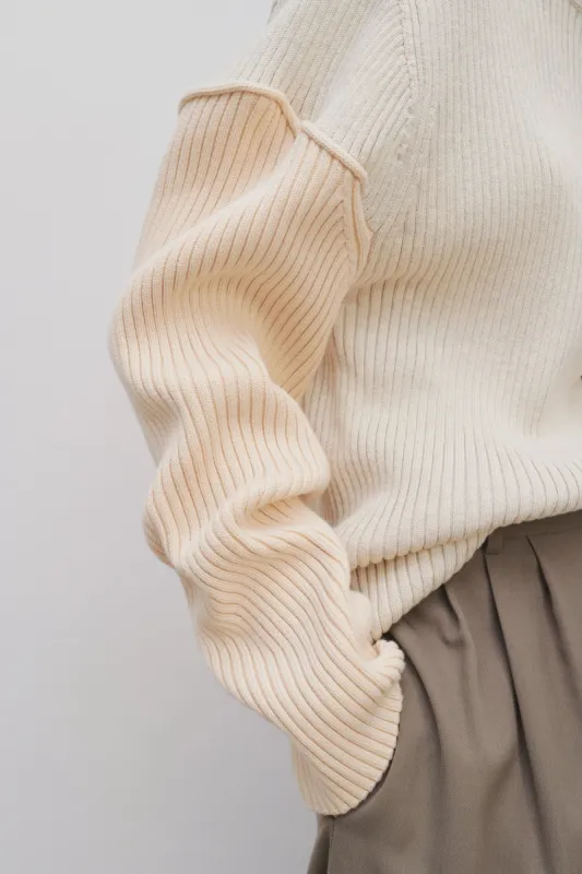 BANNER-23GG-5 sold by The Row