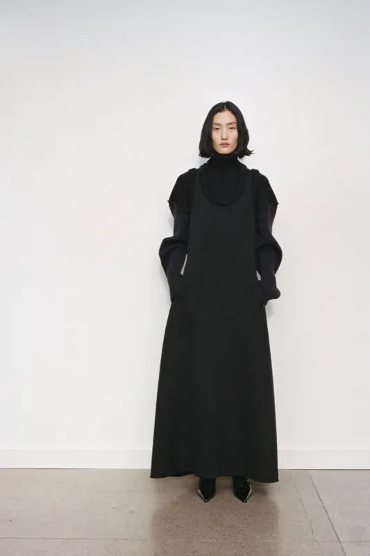 :: Women's Fall 2023 :: Look 26 sold by The Row
