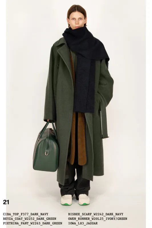 :: Fall 2022 :: Look 21 sold by The Row