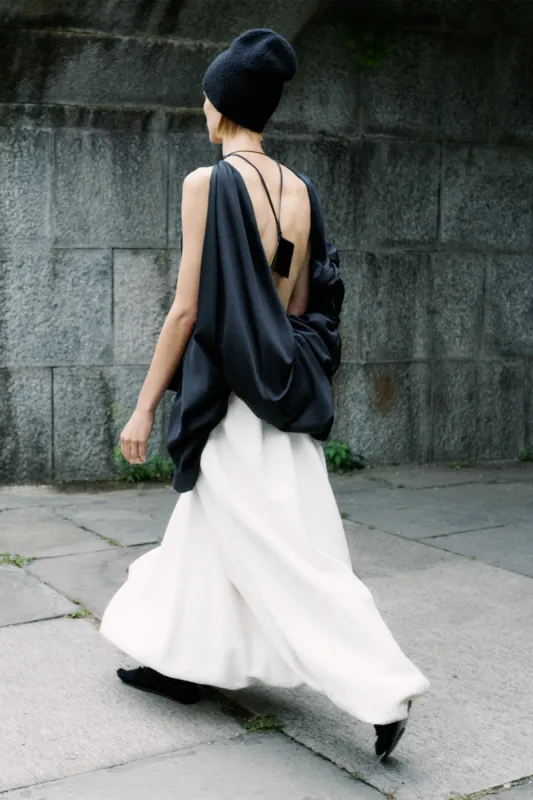 :: Summer 2022 :: Look 16 sold by The Row