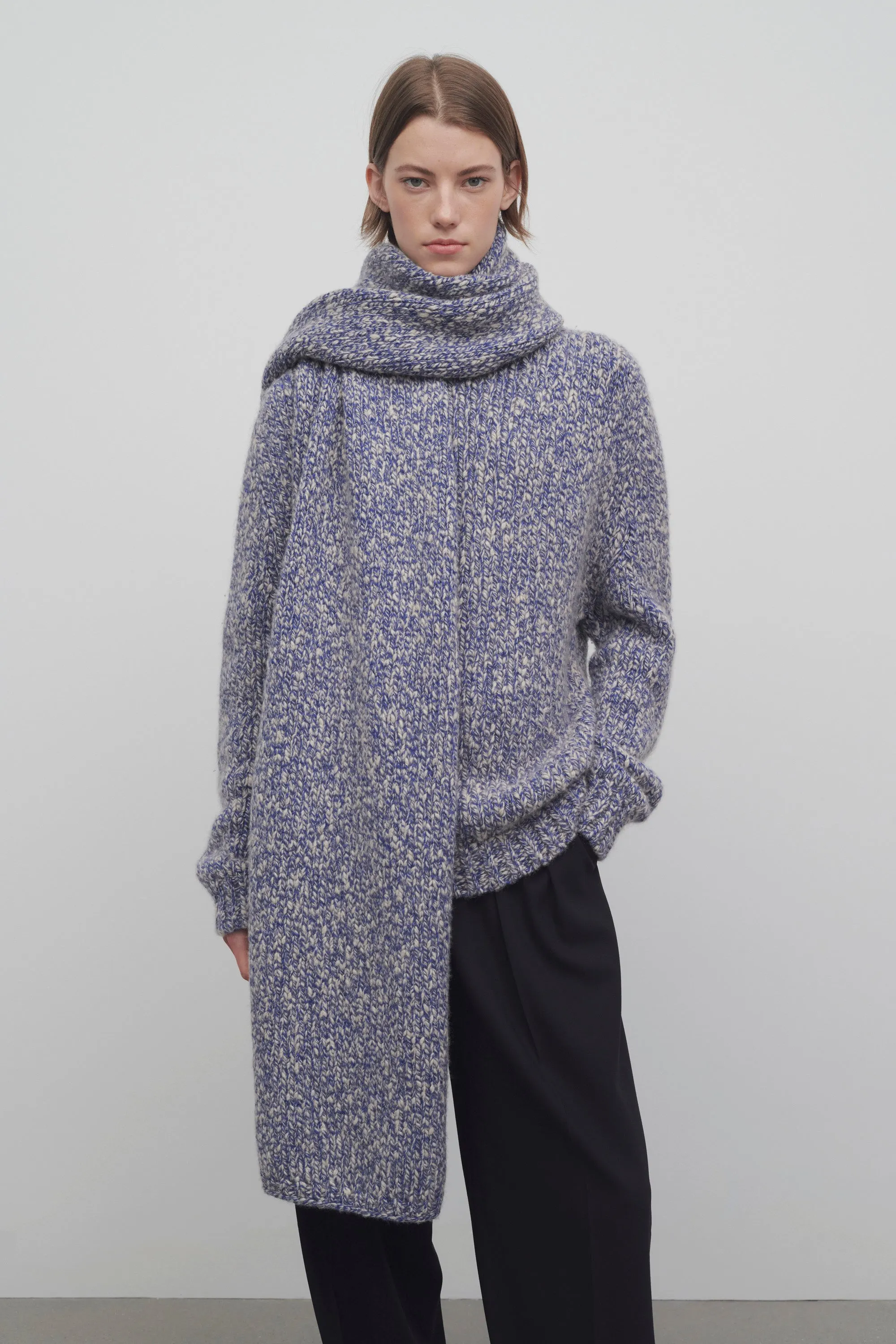 Hobe Scarf in Cashmere sold by The Row product image thumbnail 3