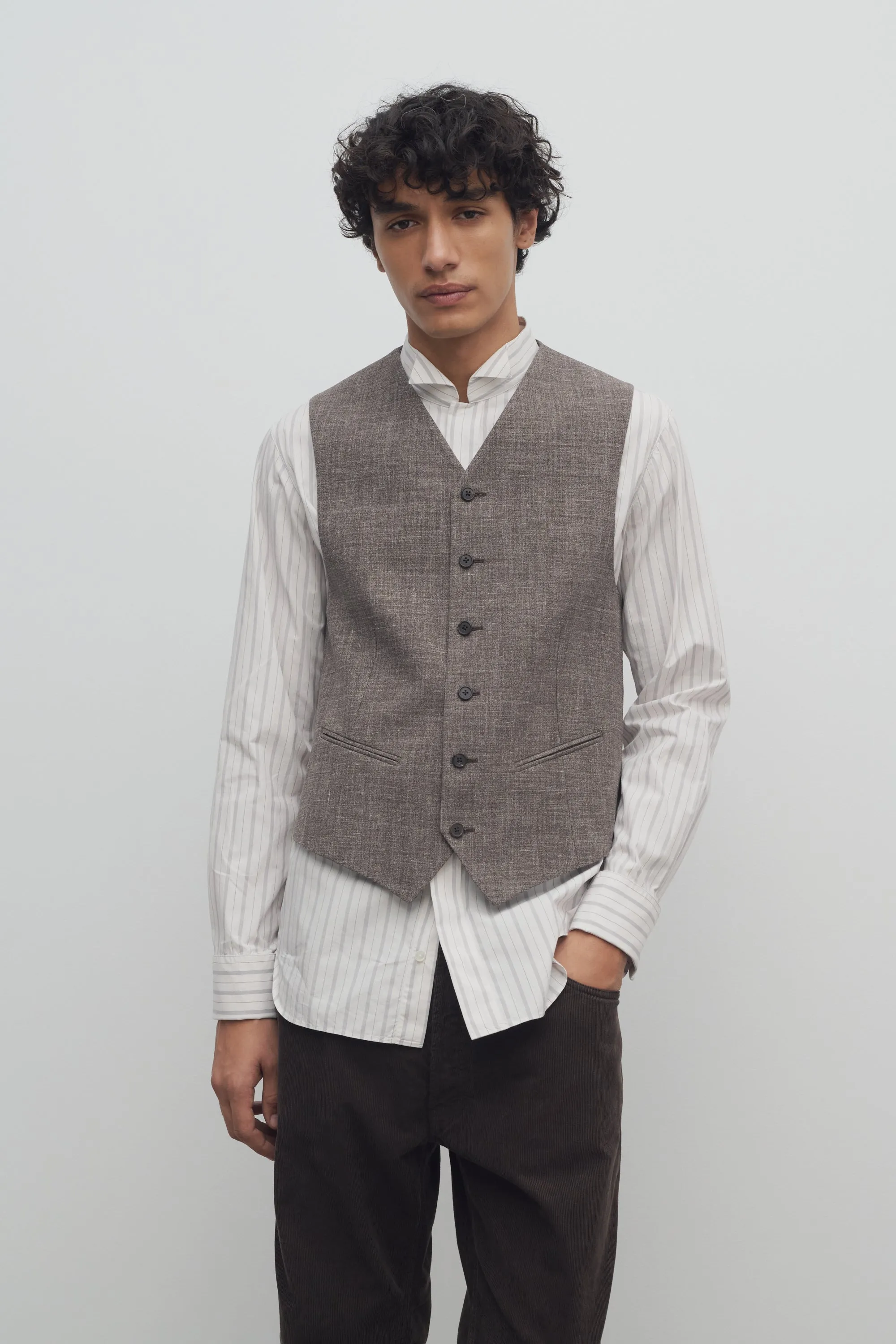 Yuri Vest in Silk, Linen, and Virgin Wool sold by The Row product image thumbnail 3