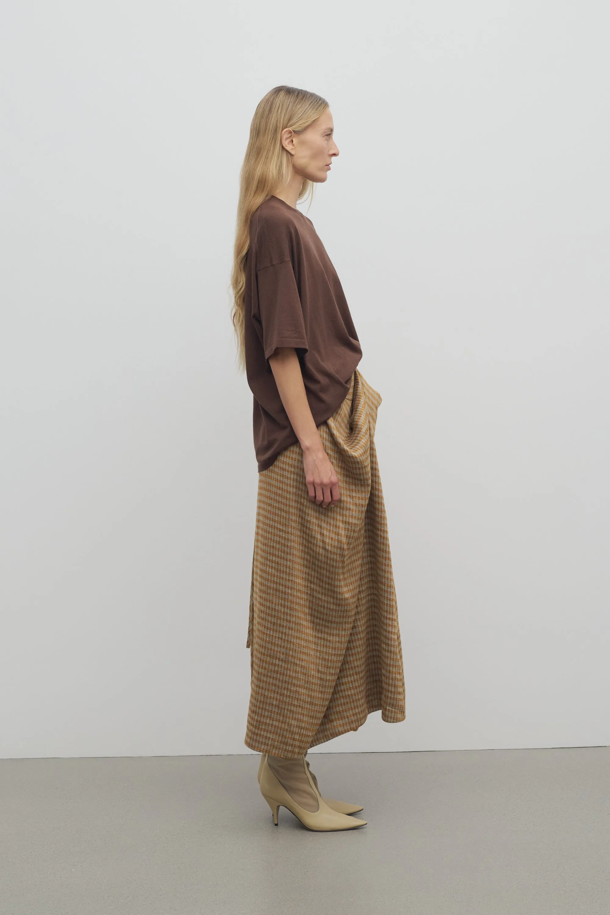 Esperanza Skirt in Linen and Viscose sold by The Row product image thumbnail 4