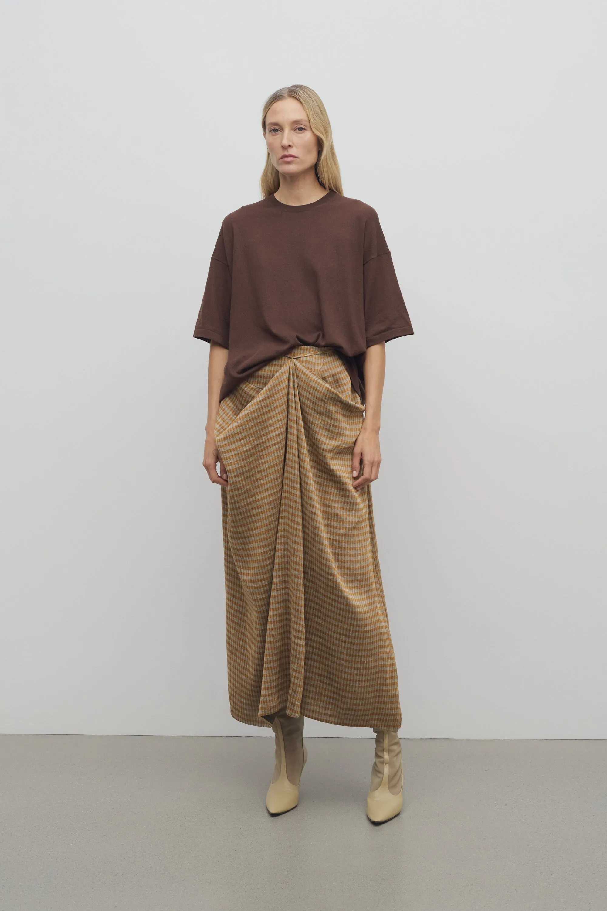 Esperanza Skirt in Linen and Viscose sold by The Row product image thumbnail 3