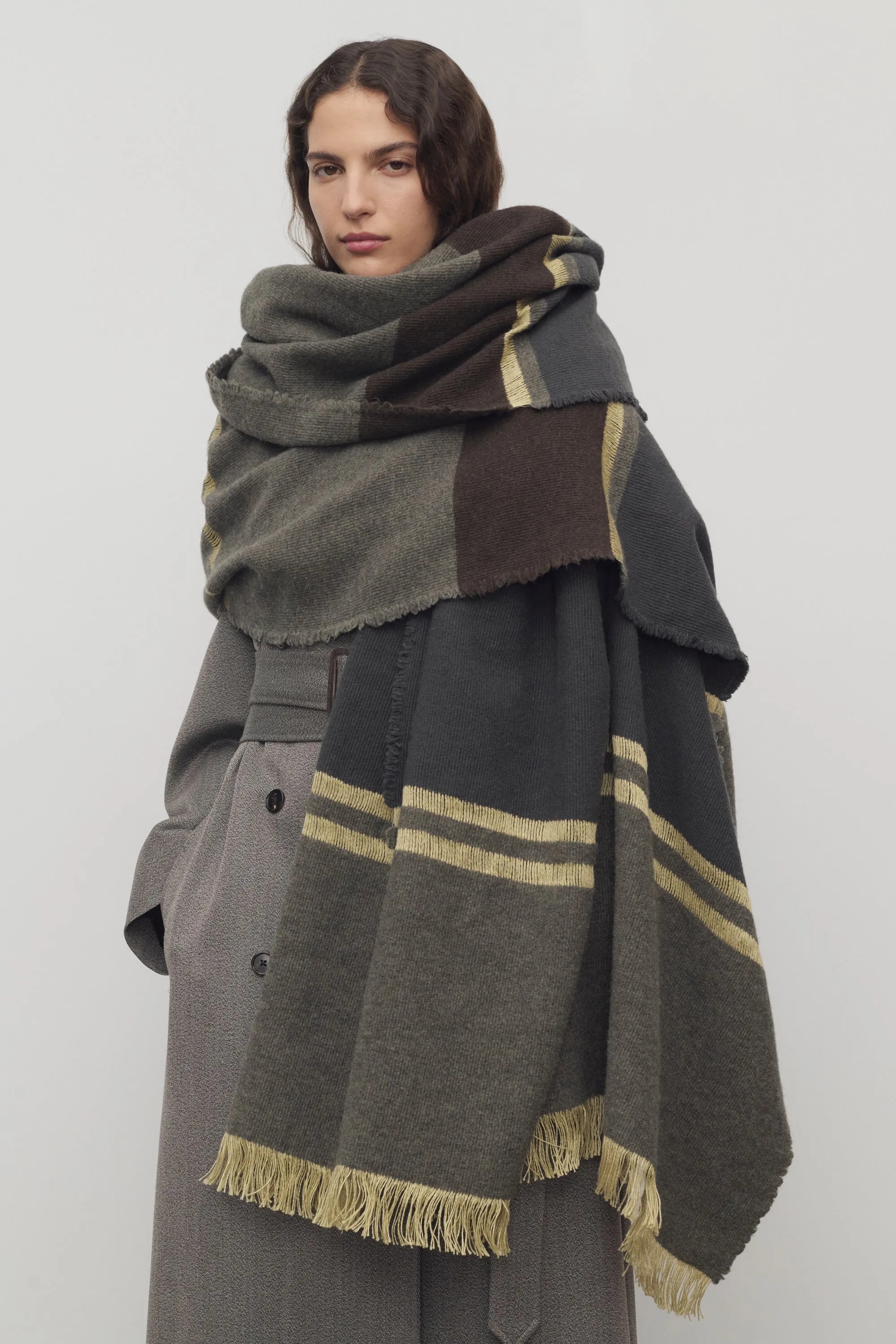 Cuarto Scarf in Linen, Wool and Cashmere sold by The Row product image thumbnail 4