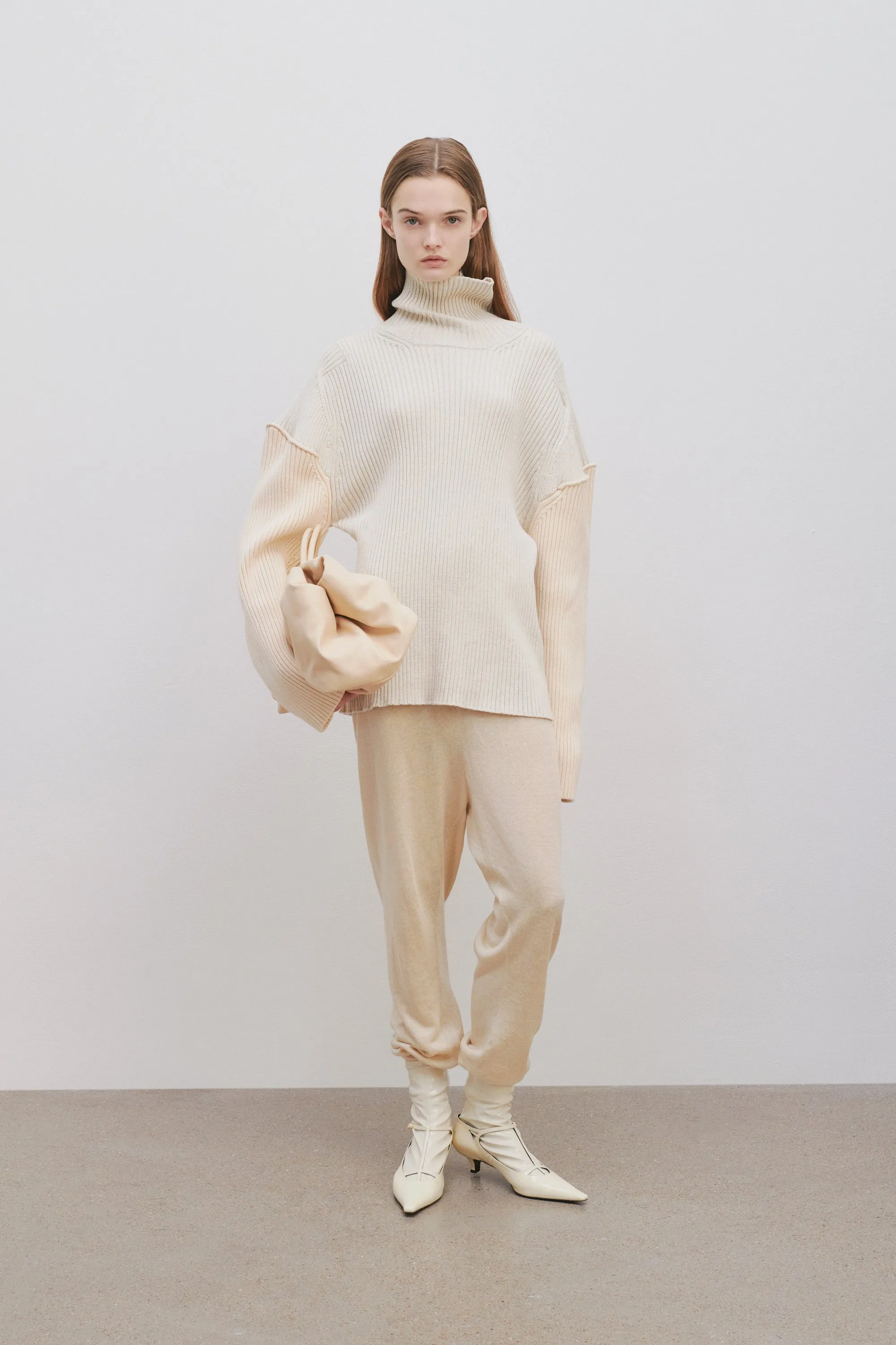 Dalbero Pants in Linen and Silk sold by The Row product image thumbnail 3