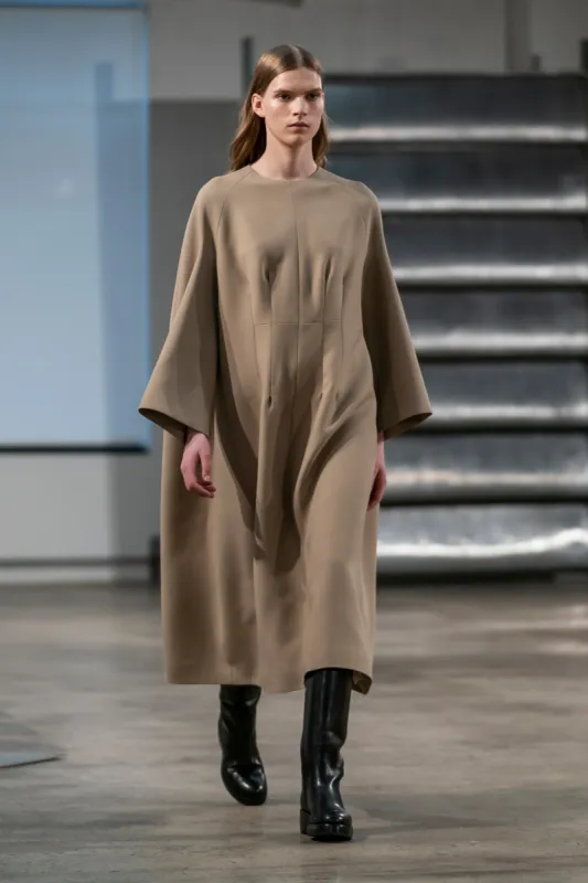 :: Women's Fall 2019 :: Look 18 sold by The Row