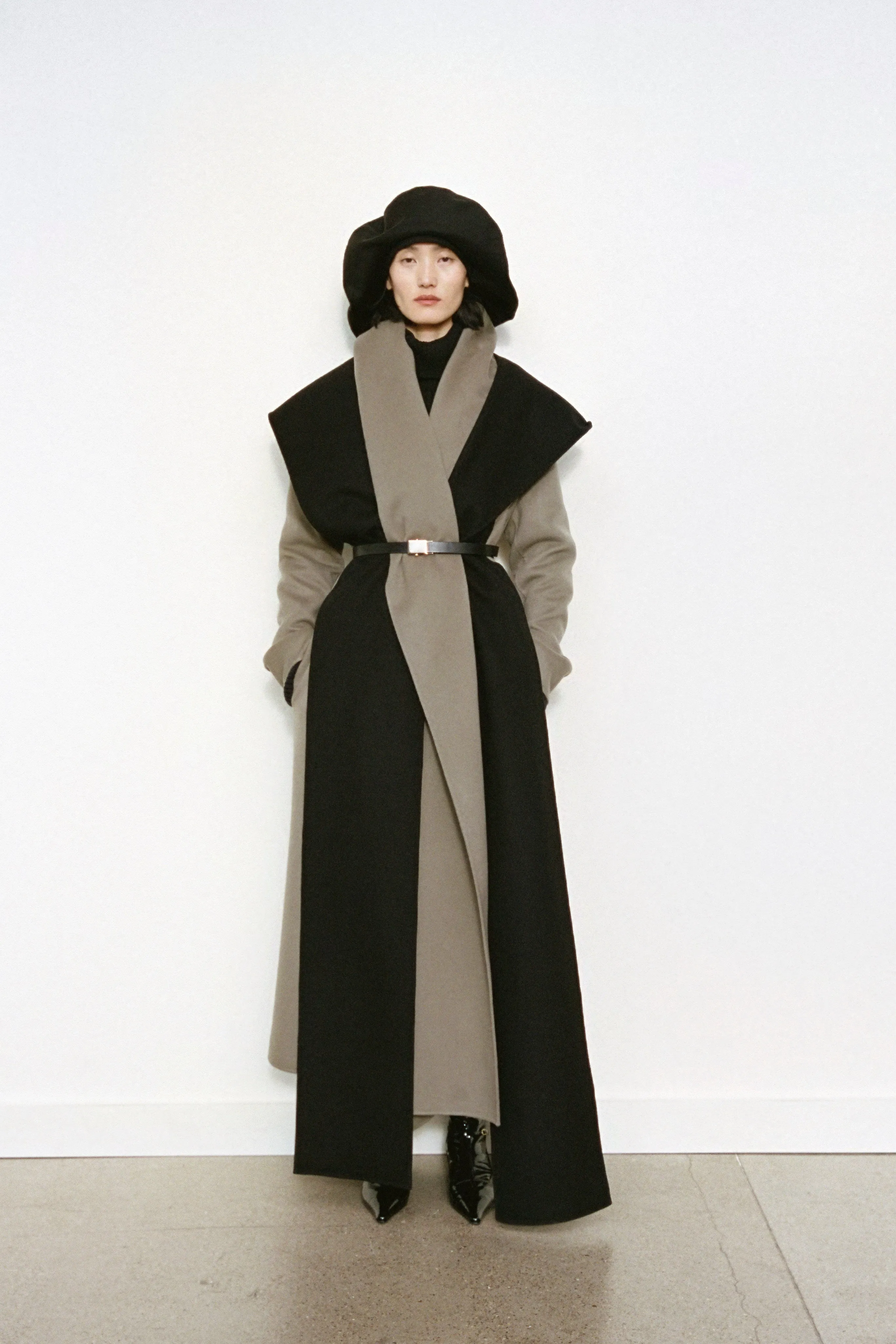:: Women's Fall 2023 :: Look 19 sold by The Row