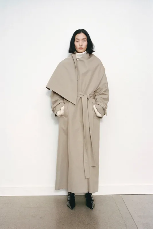 :: Women's Fall 2023 :: Look 16 sold by The Row