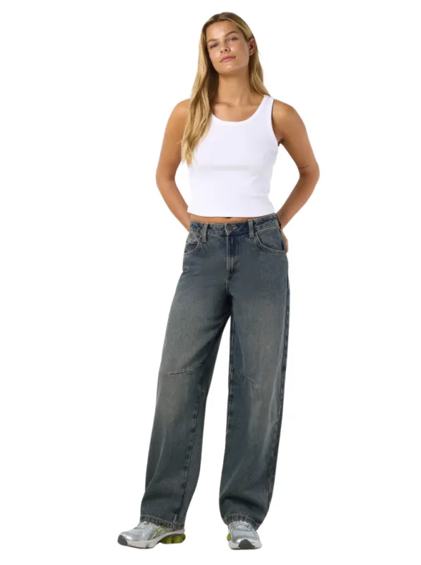The Hazal High Waist Barrel Jeans by Noisy May sold by therapy