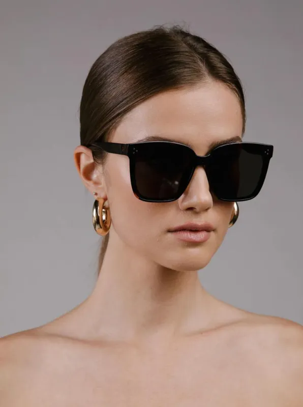 Shady lady sunglasses- Riley sold by therapy