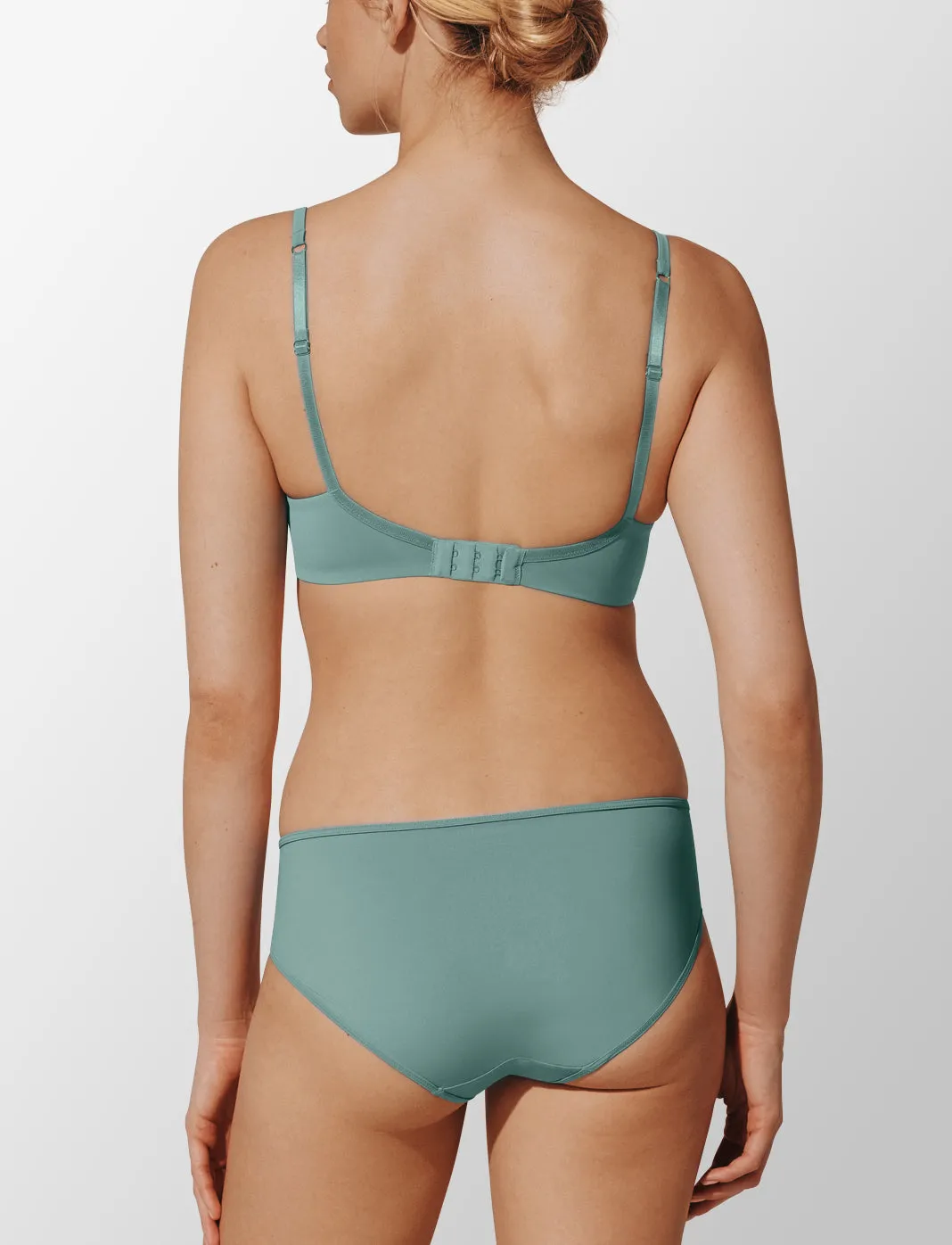 24/7® Classic Uplift Plunge Bra sold by ThirdLove product image thumbnail 4