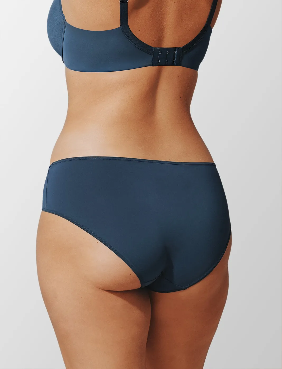 24/7® Classic Hipster sold by ThirdLove product image thumbnail 2