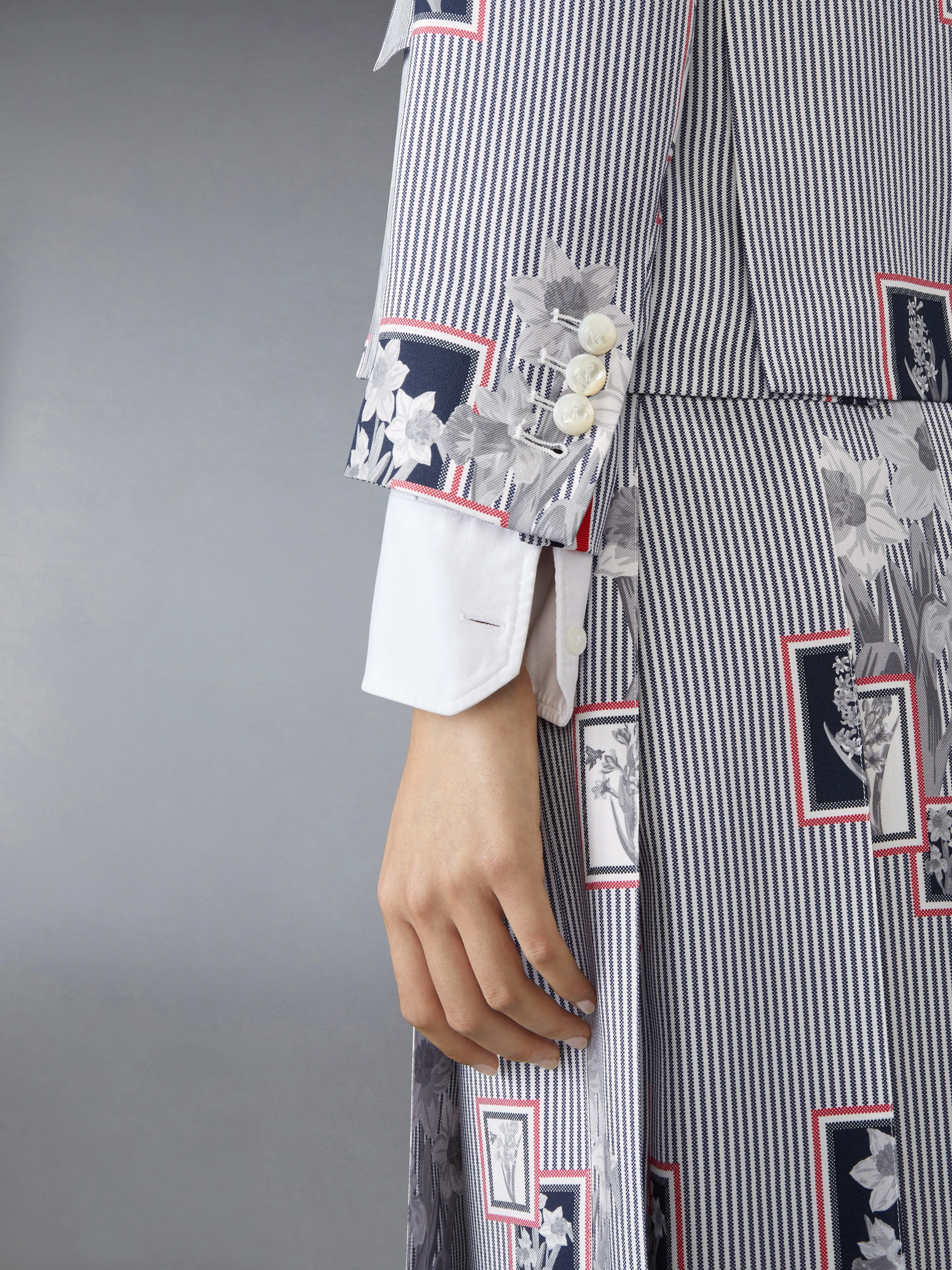 SILK TWILL FRAMED FLORAL HIGH ARMHOLE SPORTCOAT sold by Thom Browne product image thumbnail 4