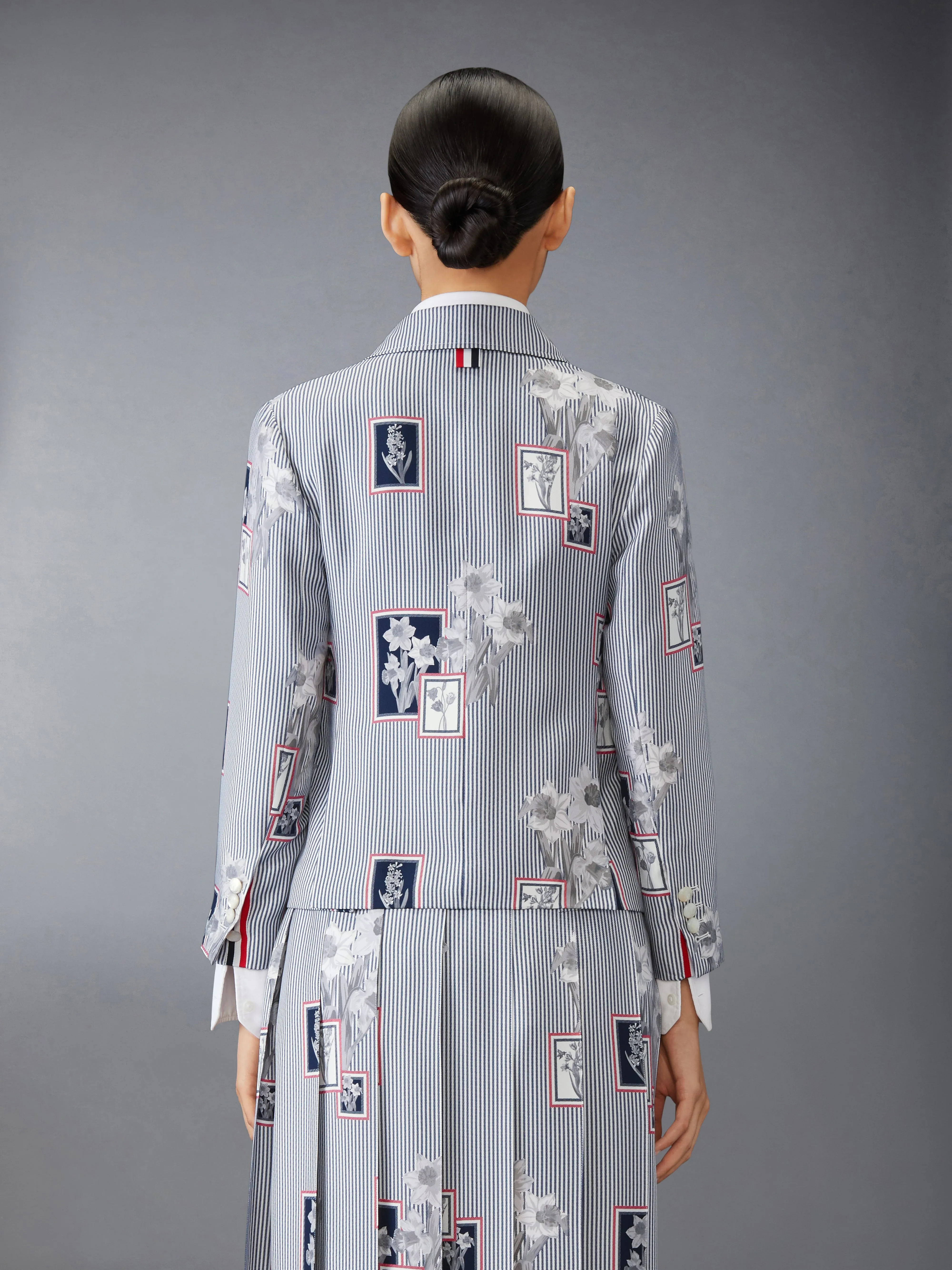 SILK TWILL FRAMED FLORAL HIGH ARMHOLE SPORTCOAT sold by Thom Browne product image thumbnail 2