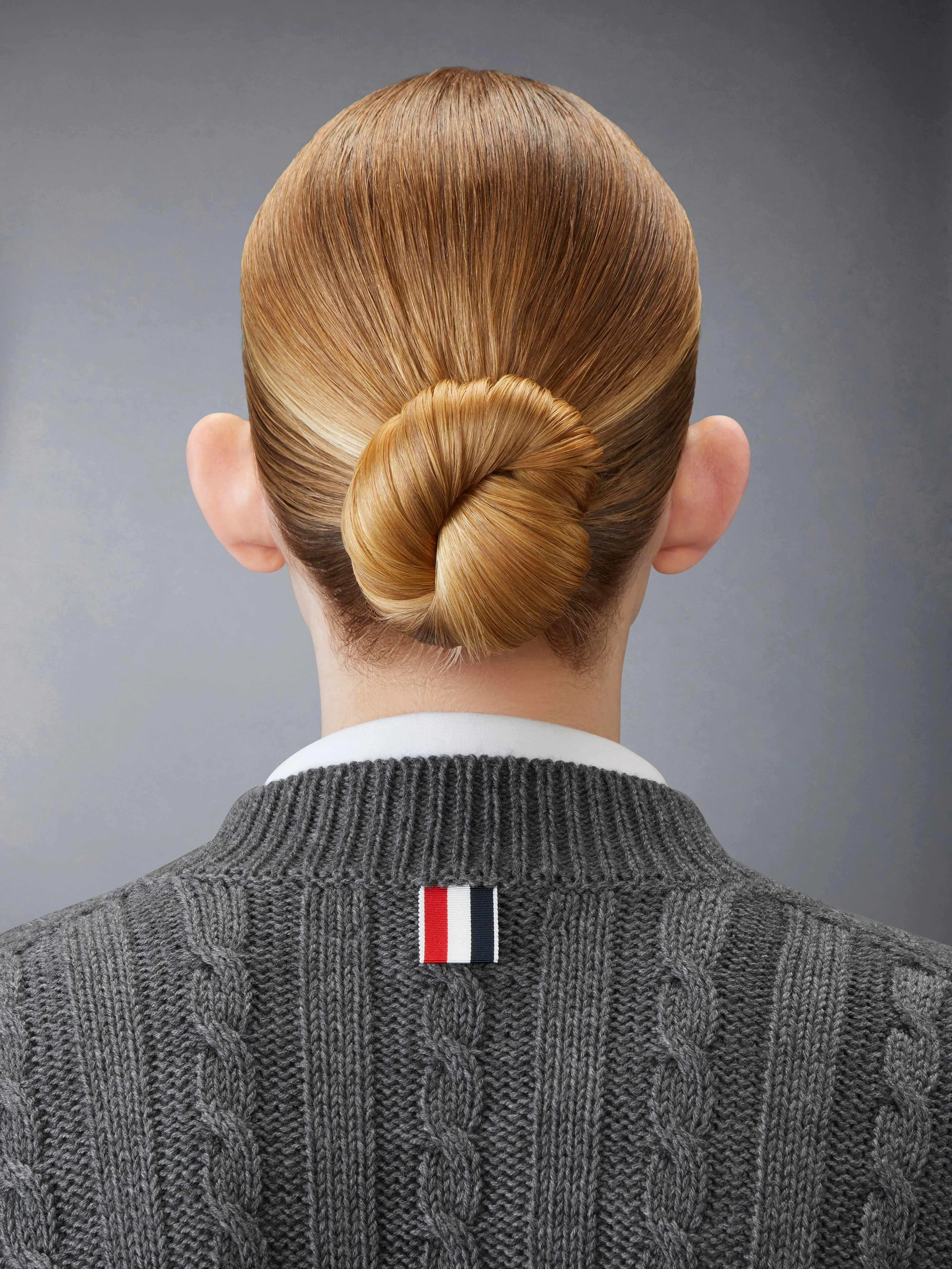 CLASSIC WOOL V NECK CABLE PULLOVER sold by Thom Browne product image thumbnail 5