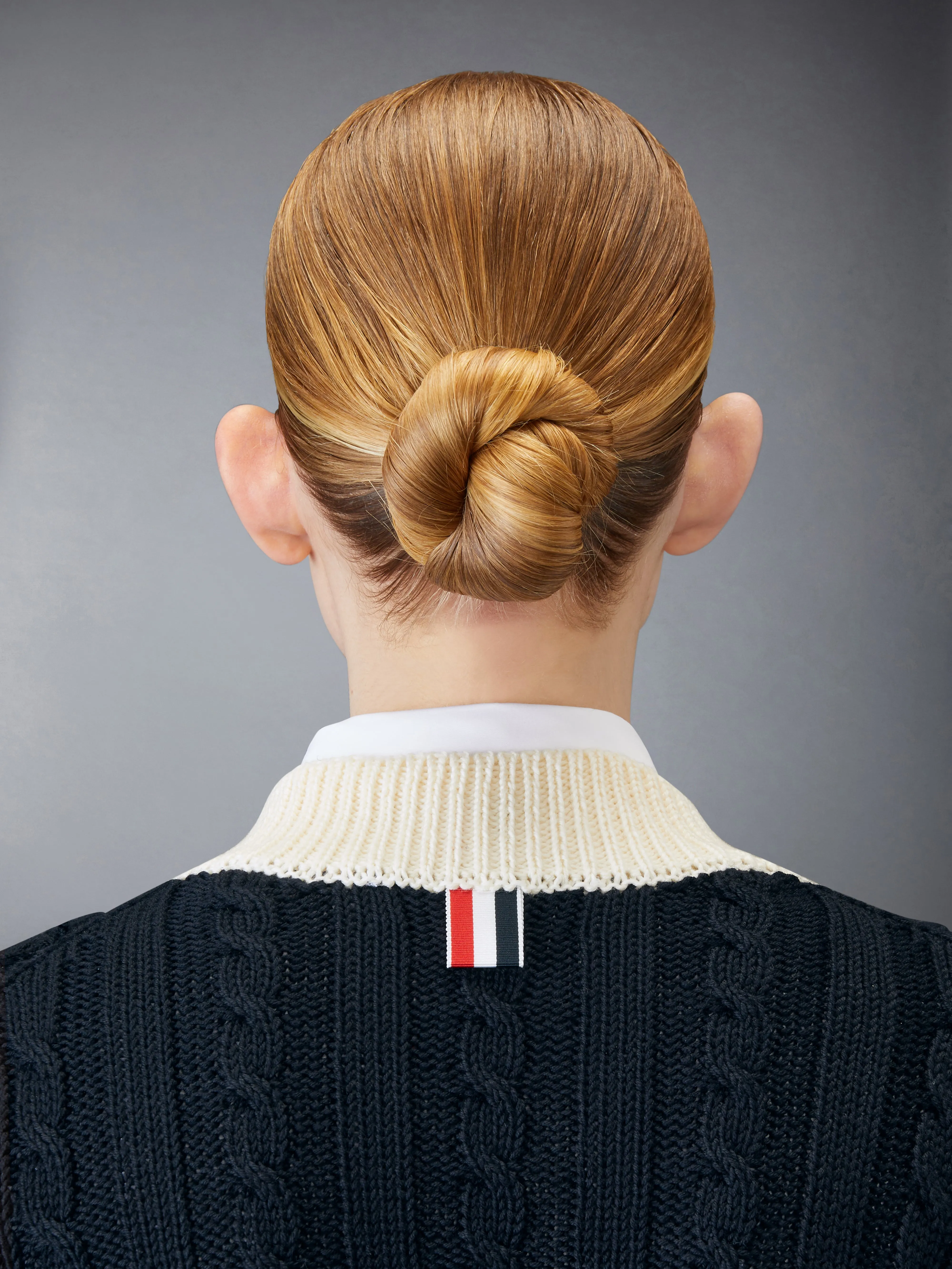 CLASSIC MERINO WOOL V NECK PULLOVER sold by Thom Browne product image thumbnail 5